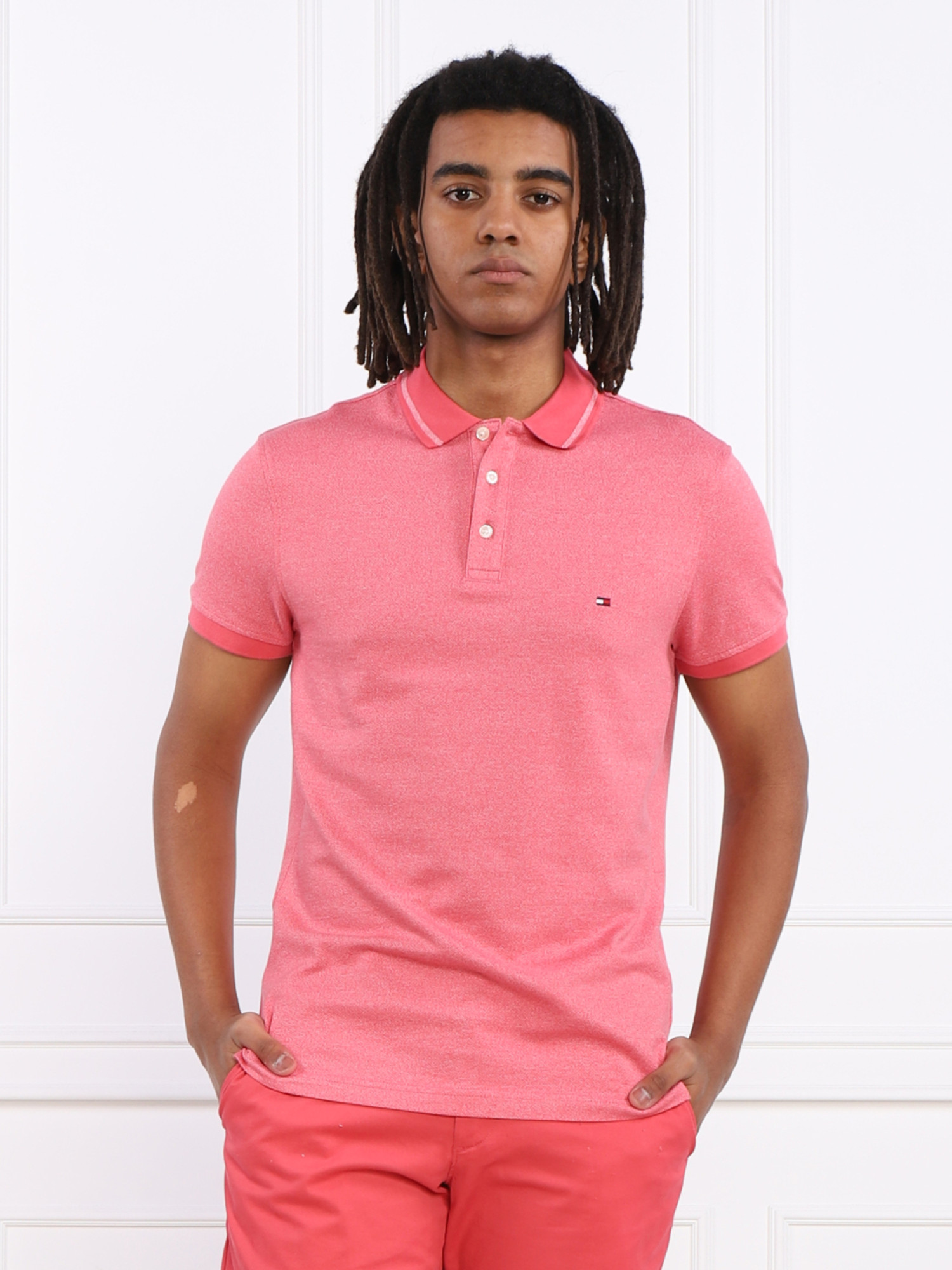 detail Tommy Hilfiger pánske červené polo