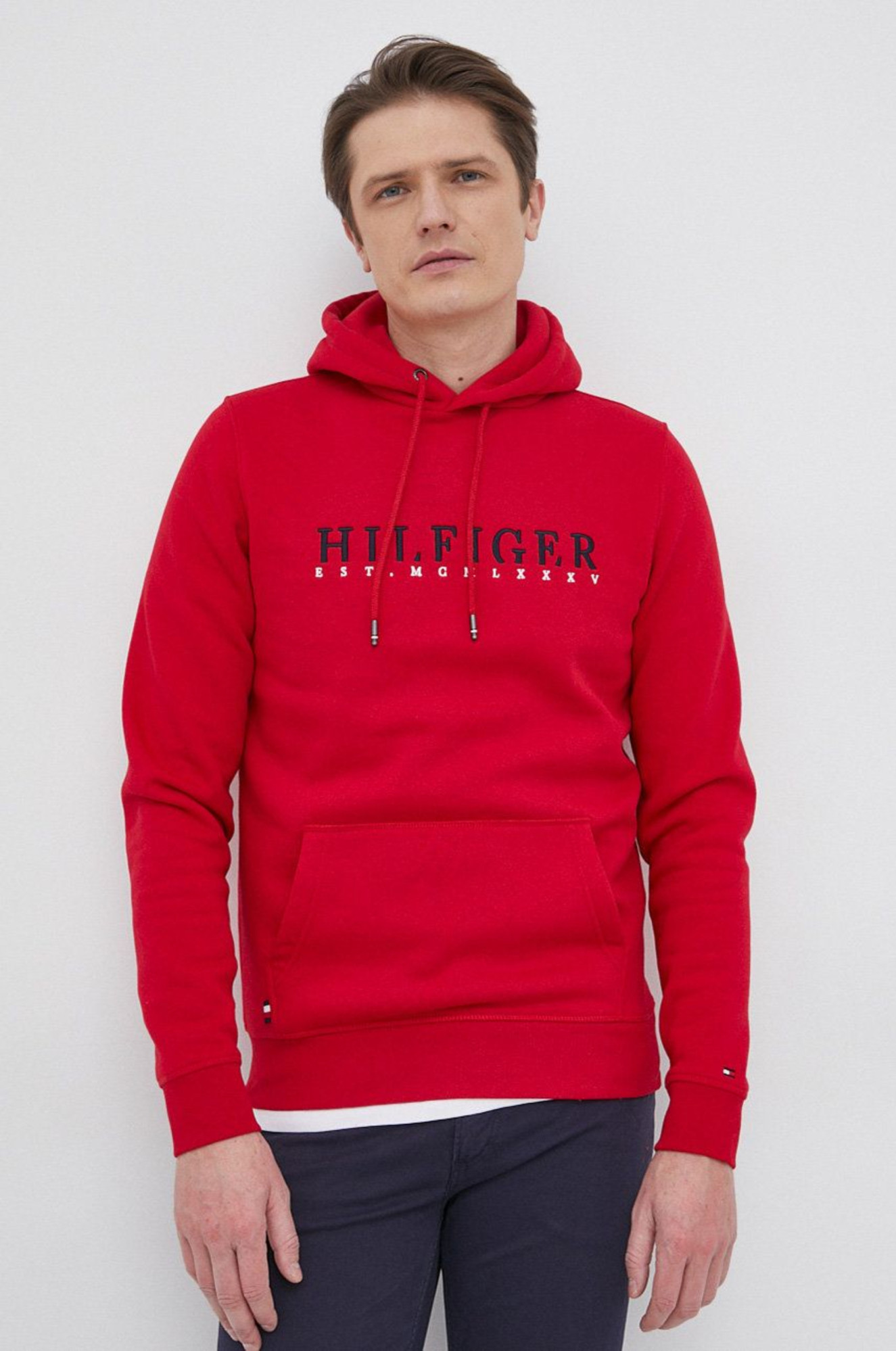 detail Tommy Hilfiger pánska červená mikina Corp graphic