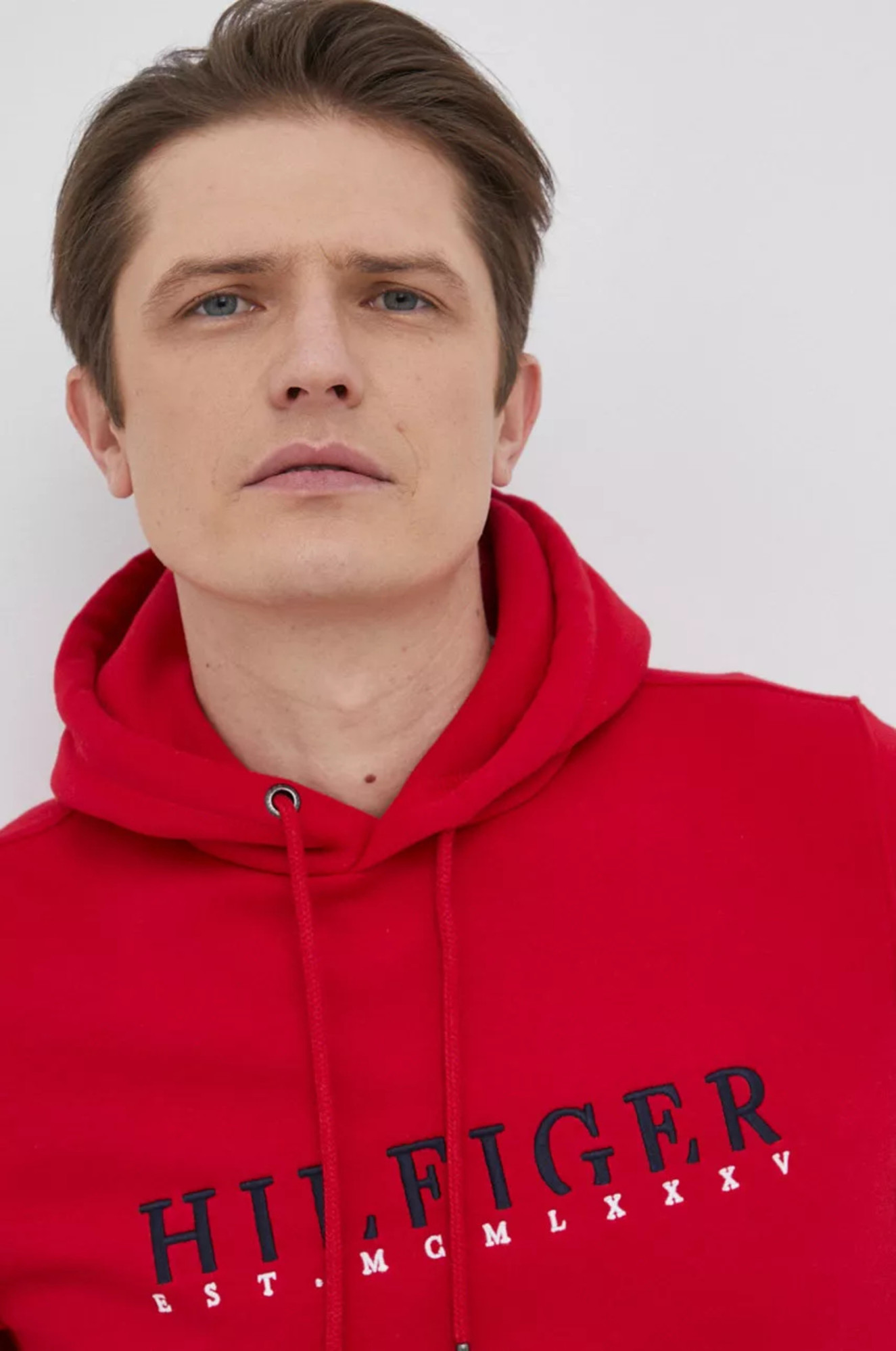 detail Tommy Hilfiger pánska červená mikina Corp graphic