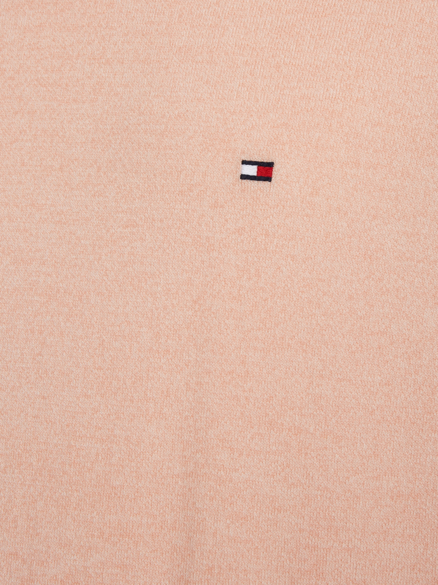 detail Tommy Hilfiger pánsky lososový sveter