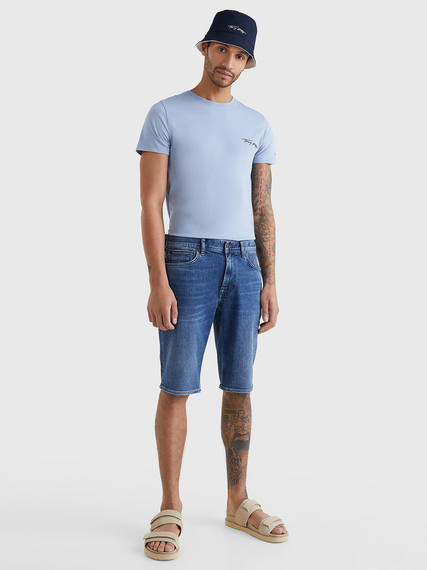 detail Tommy Hilfiger pánske modré džínsové šortky