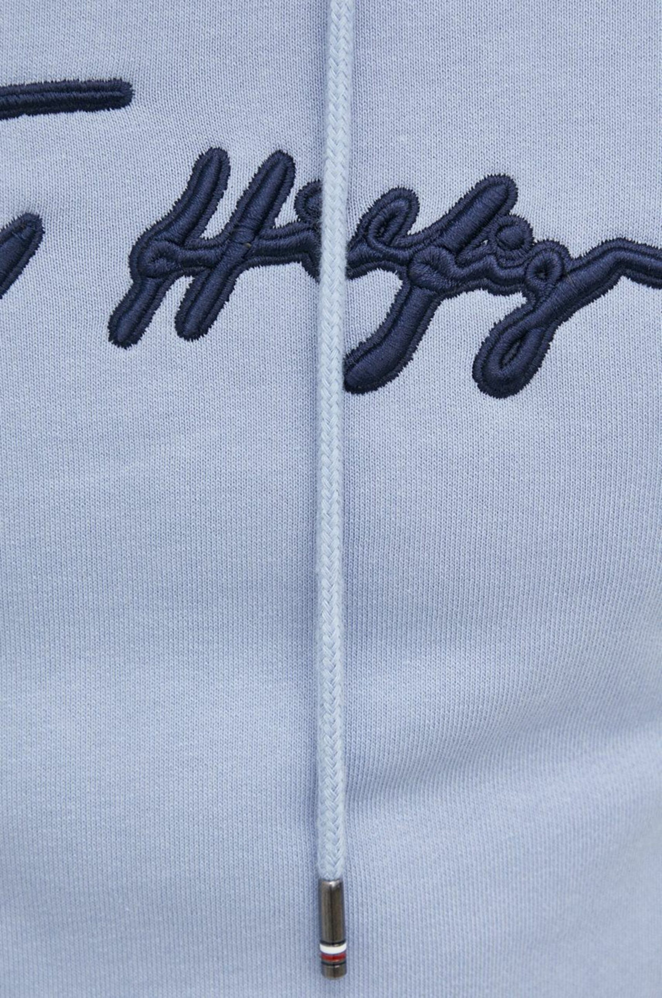 detail Tommy Hilfiger pánska svetlomodrá mikina Signature