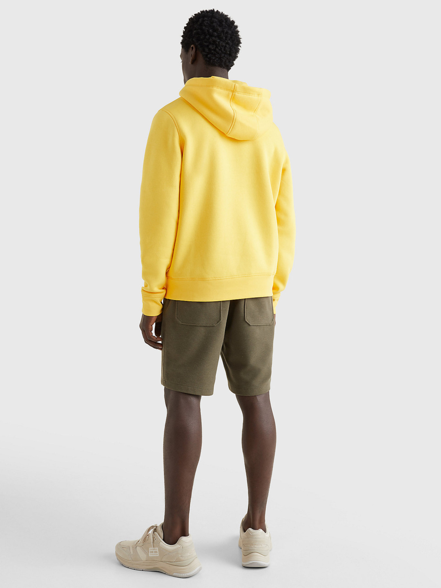 detail Tommy Hilfiger pánska žltá mikina Logo Hoody
