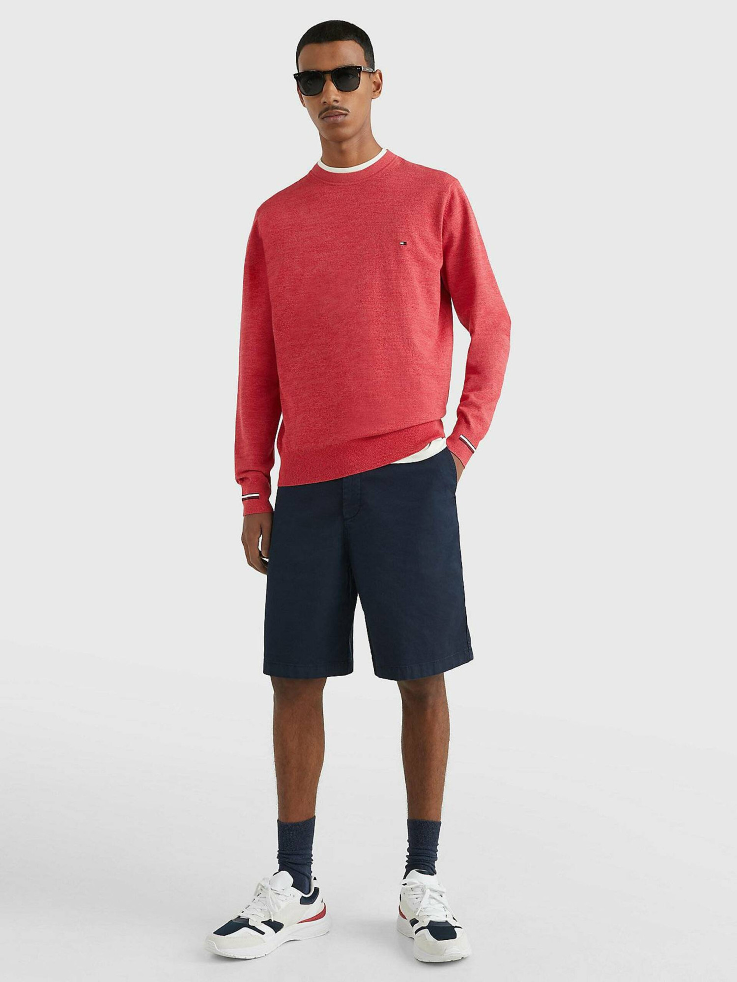 detail Tommy Hilfiger pánsky červený sveter Mouline