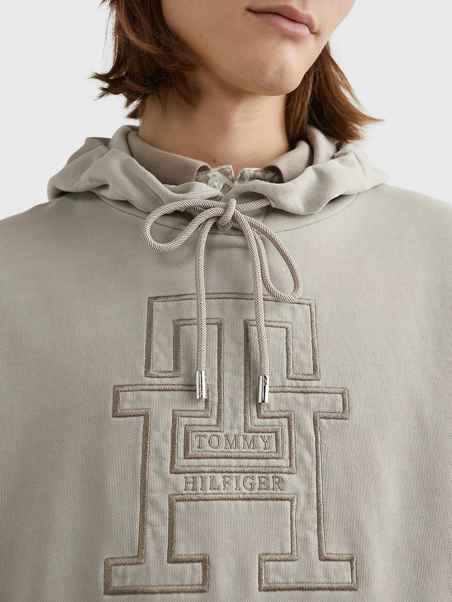 detail Tommy Hilfiger pánska béžová mikina garment