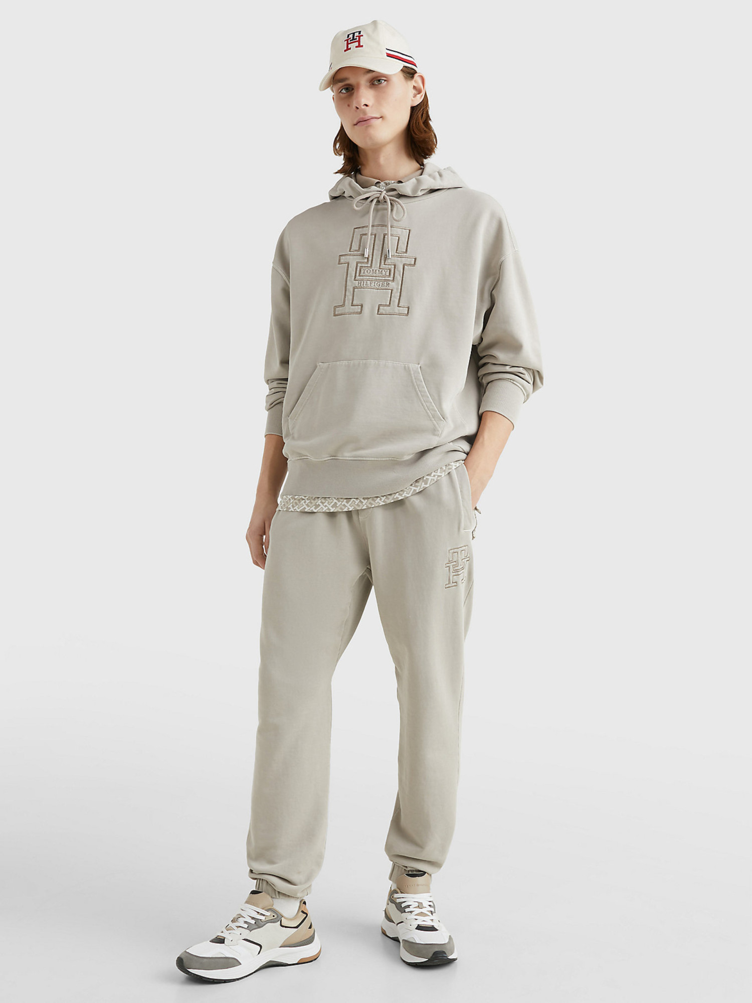 detail Tommy Hilfiger pánska béžová mikina garment