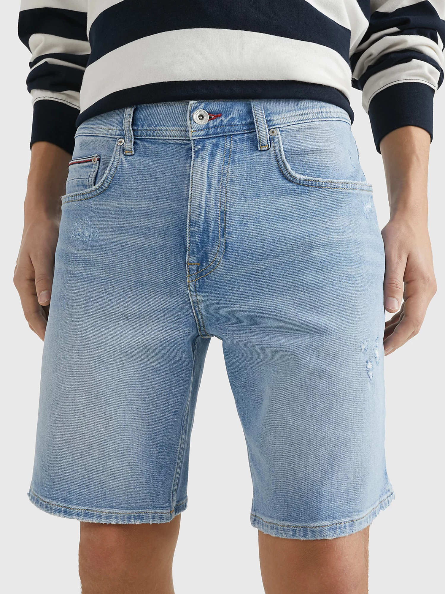 detail Tommy Hilfiger pánske džínsové šortky Brooklyn