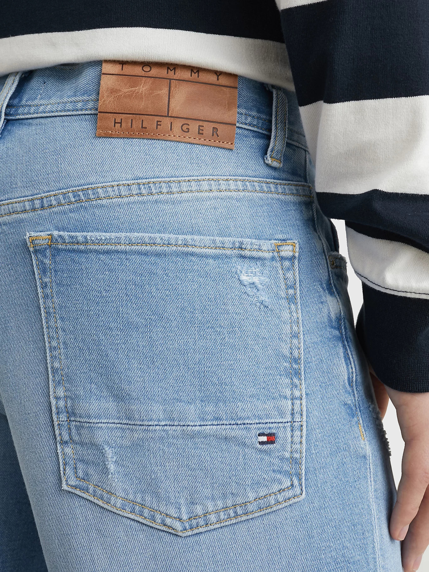 detail Tommy Hilfiger pánske džínsové šortky Brooklyn