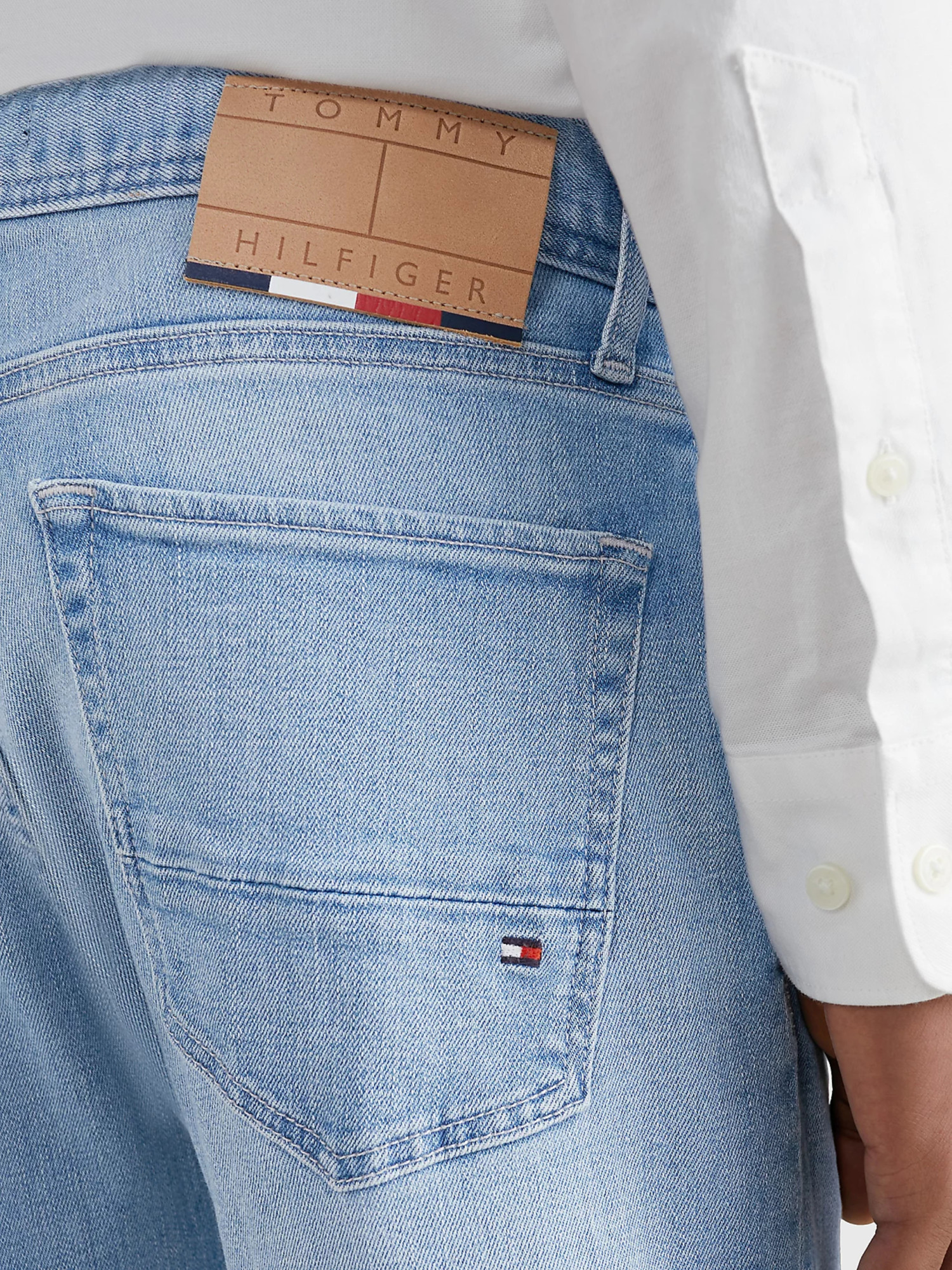 detail Tommy Hilfiger pánske modré džínsy Bleecker