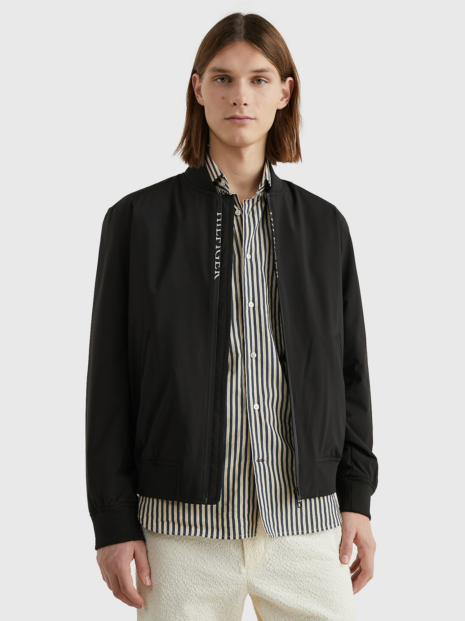 detail Tommy Hilfiger pánsky čierny bomber Protect