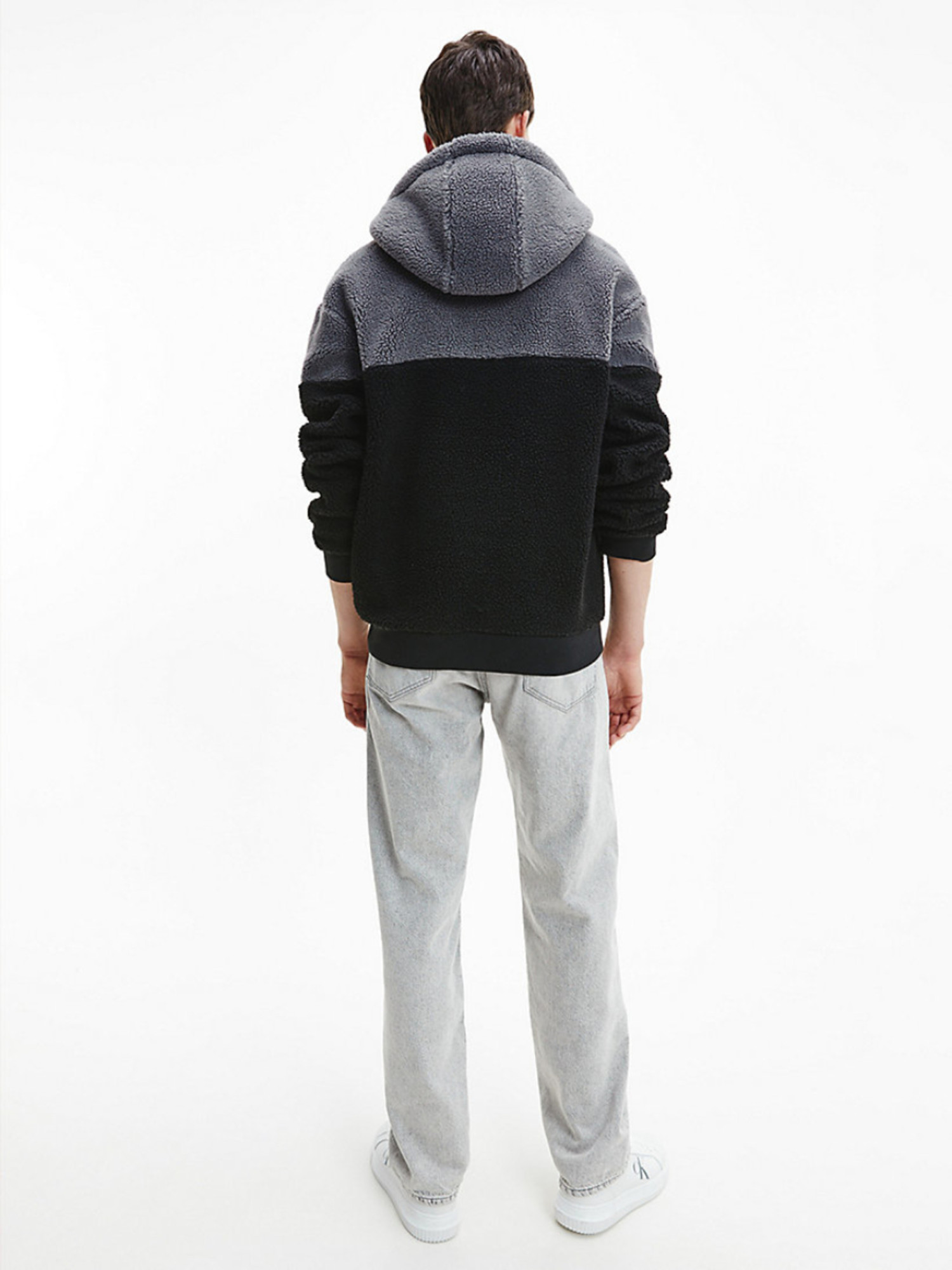 detail Calvin Klein pánska sherpa mikina