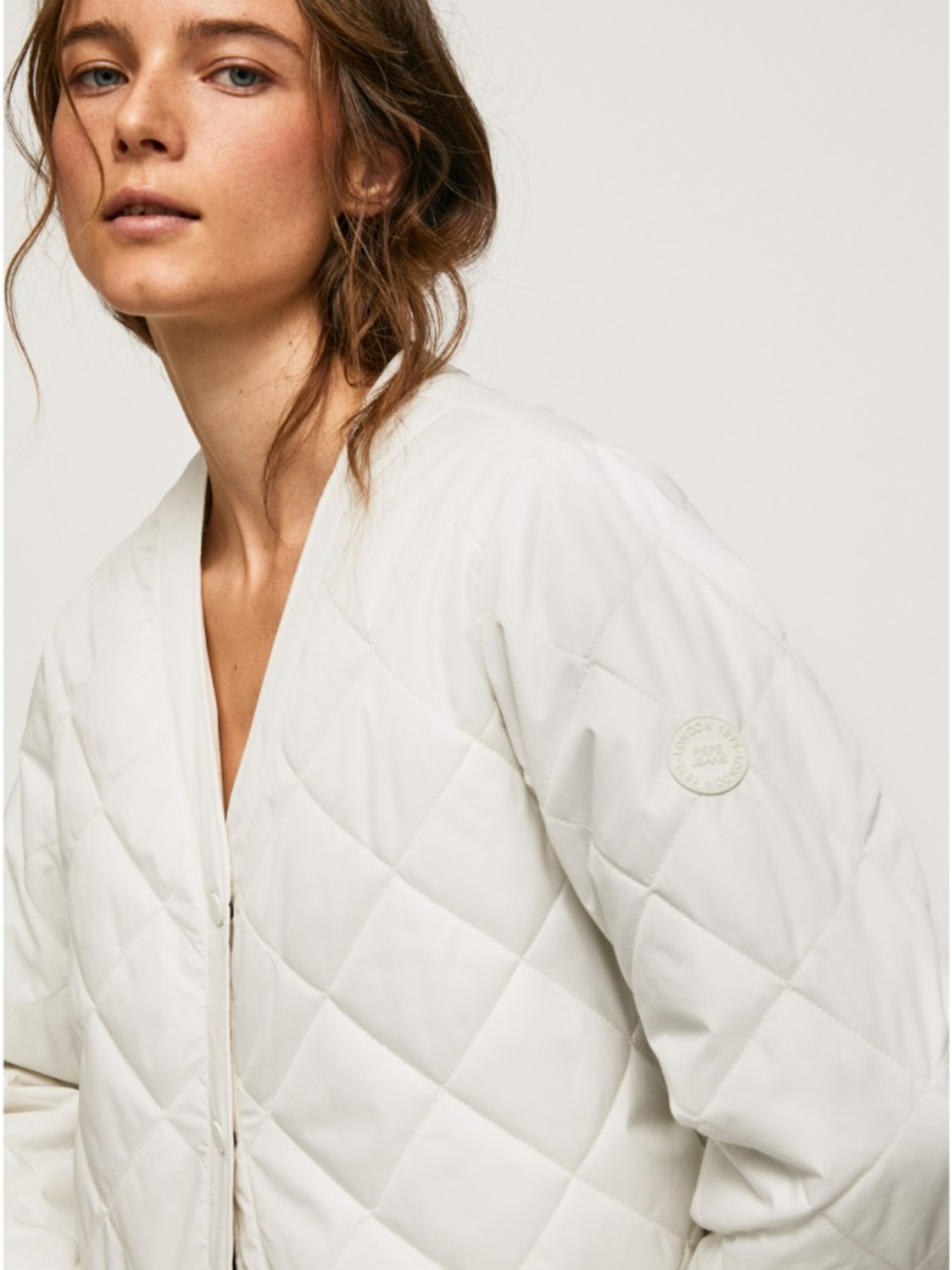 detail Pepe Jeans dámska krémová SHERYL bunda