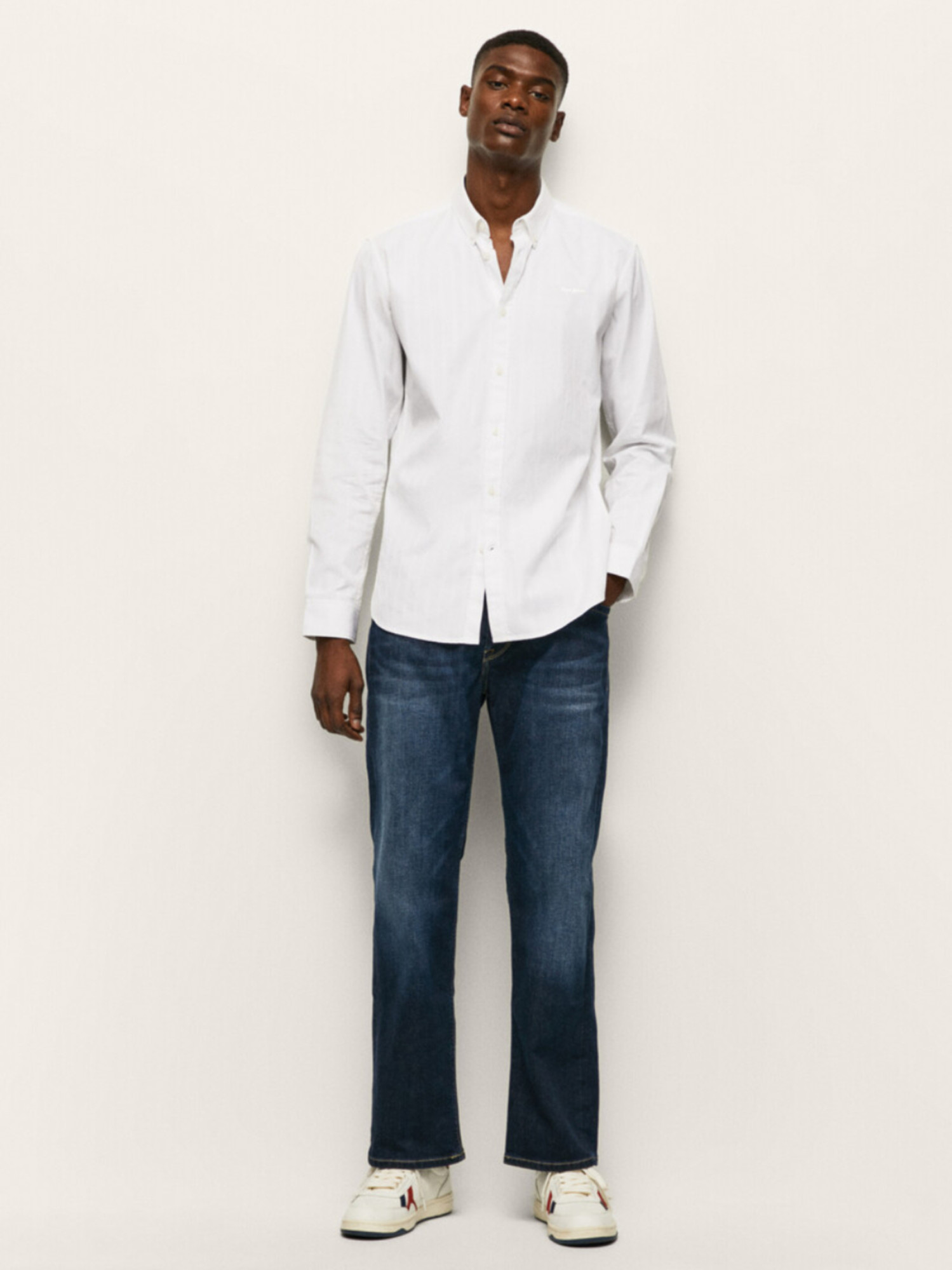 detail Pepe Jeans pánska biela košeľa