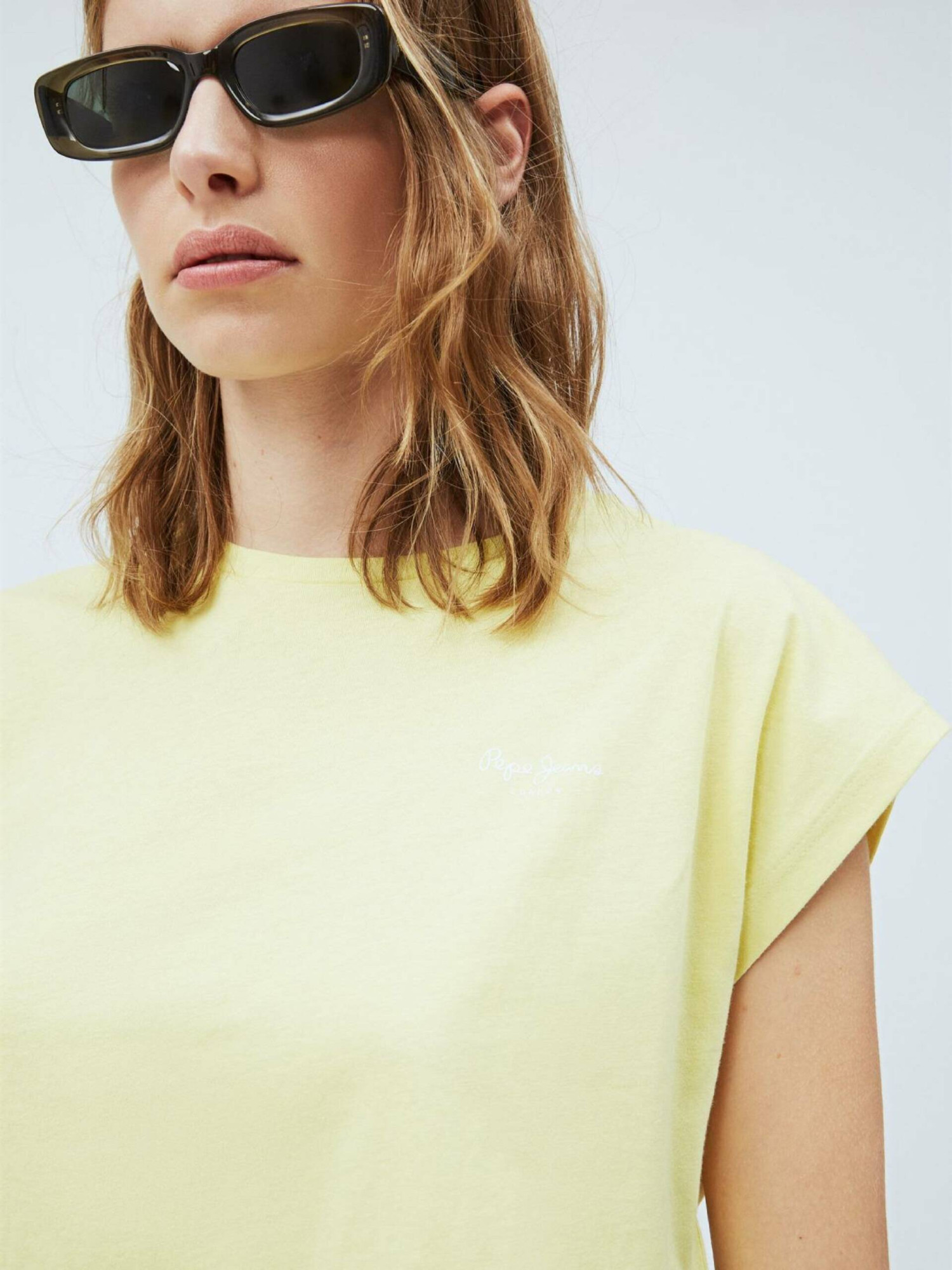 detail Pepe Jeans dámske žlté tričko