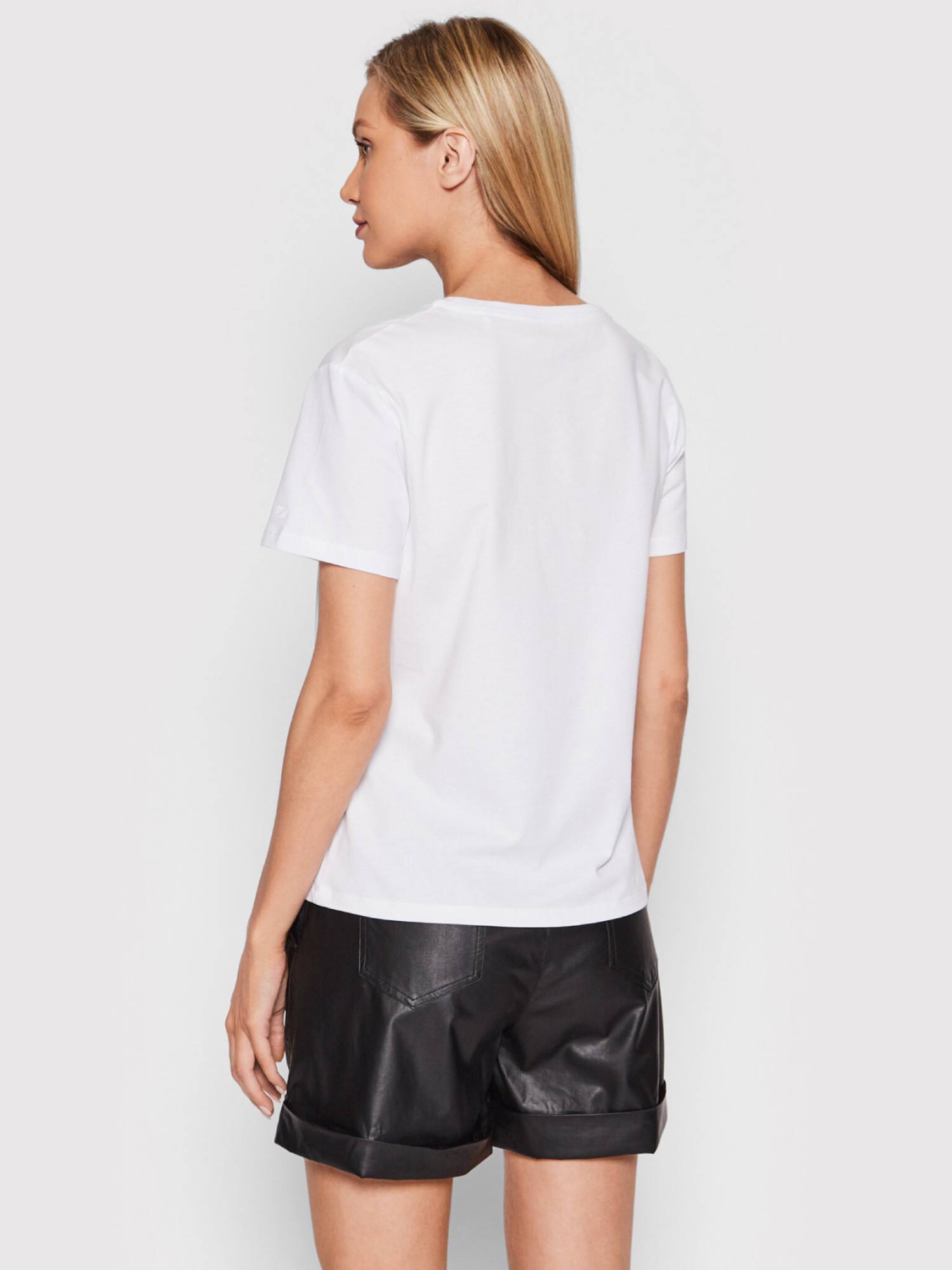 detail Pepe Jeans dámske biele tričko Patsy