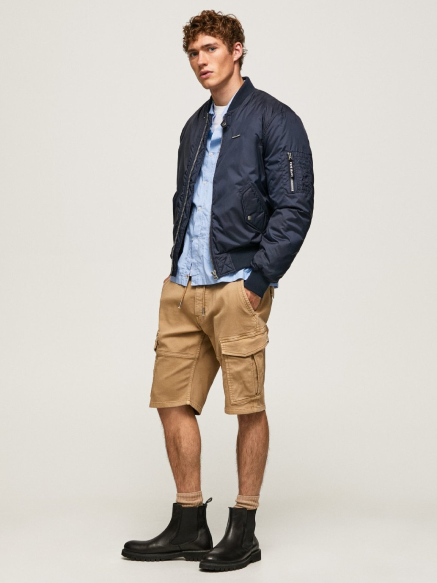 detail Pepe Jeans pánska tmavomodrá bunda