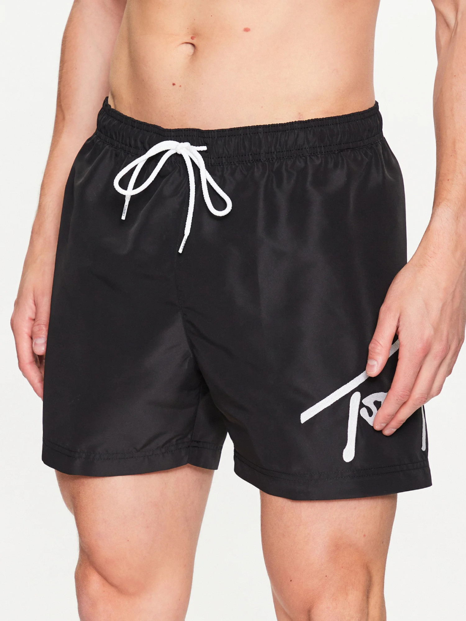 detail Tommy jeans pánske čierne plavky