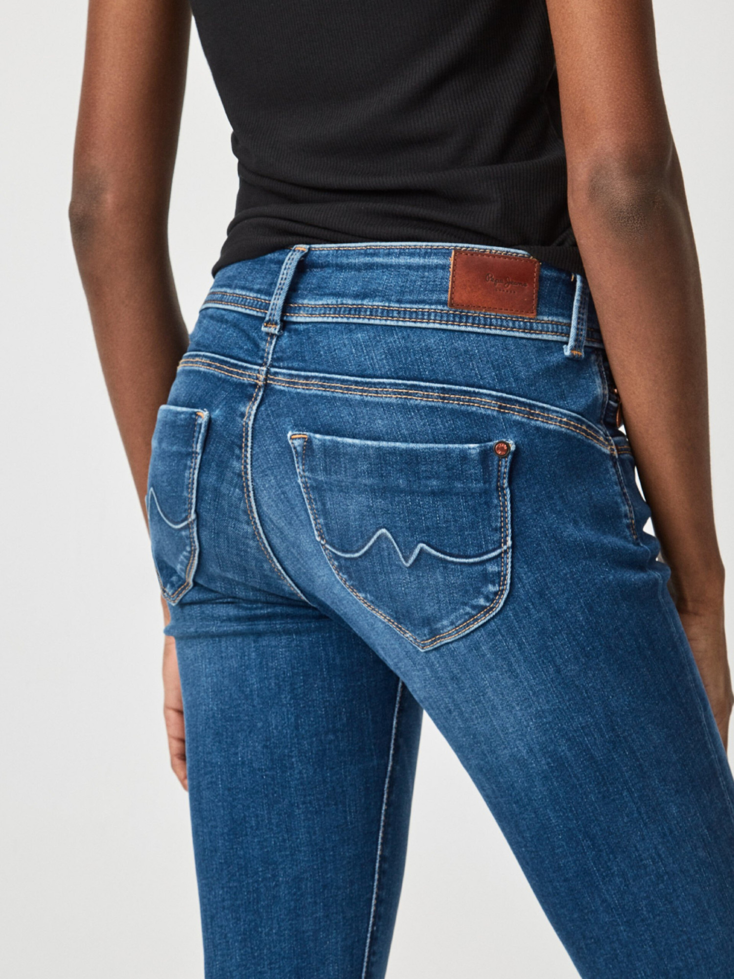 detail Pepe Jeans dámske modré džínsy New Brooke