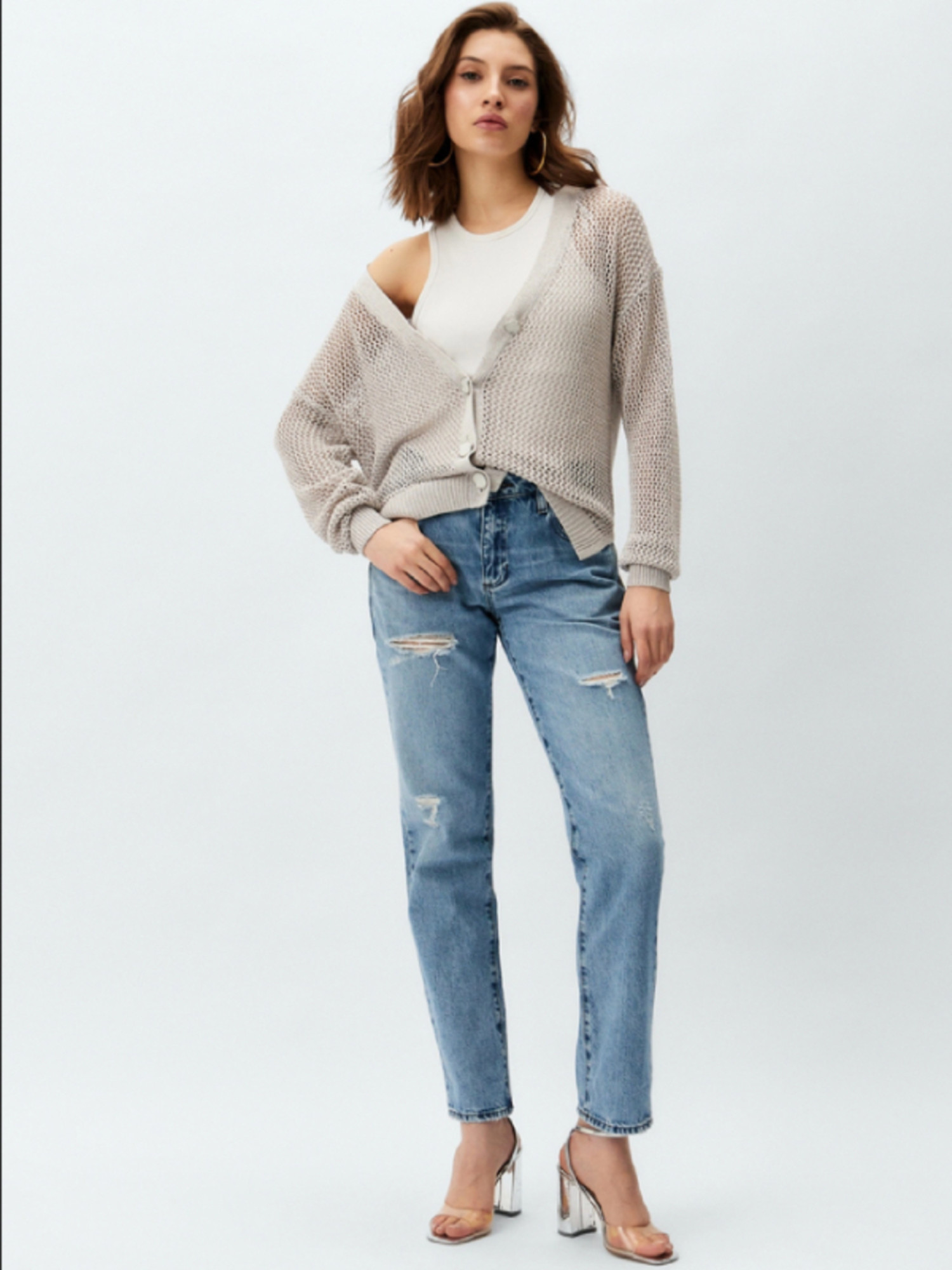 detail Guess dámsky šedý sveter