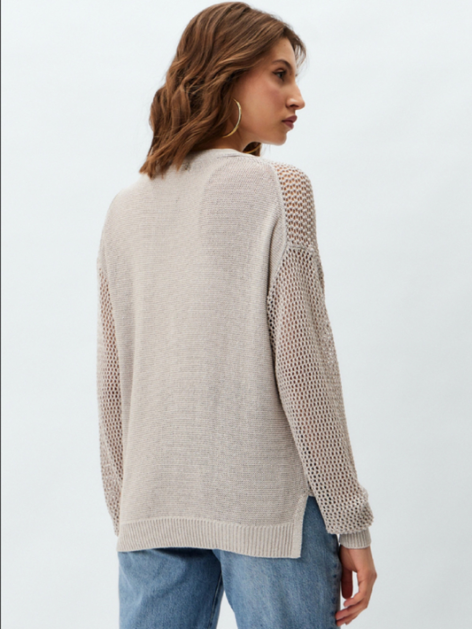 detail Guess dámsky šedý sveter