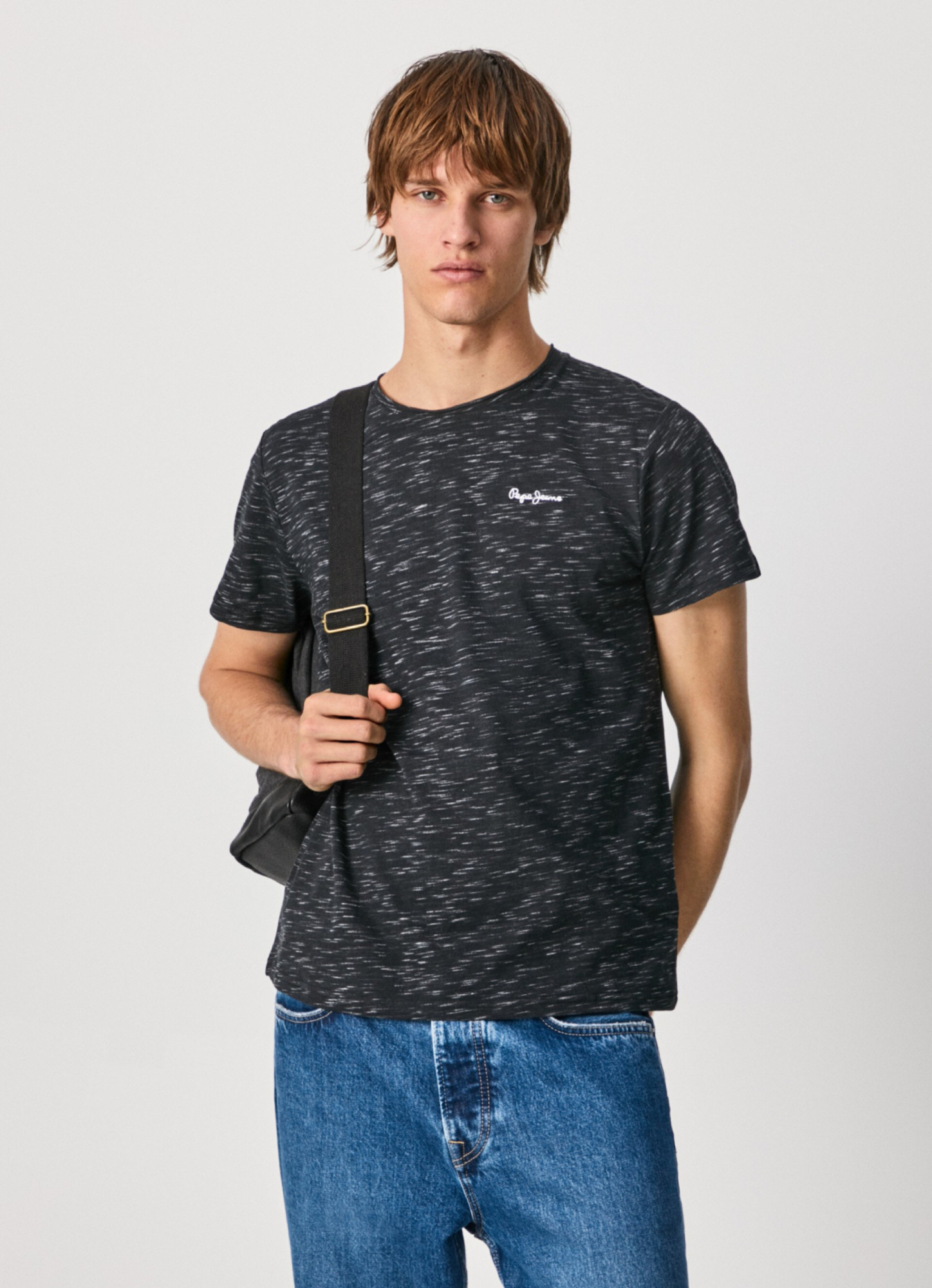 detail Pepe Jeans melírované  čierne tričko Paul