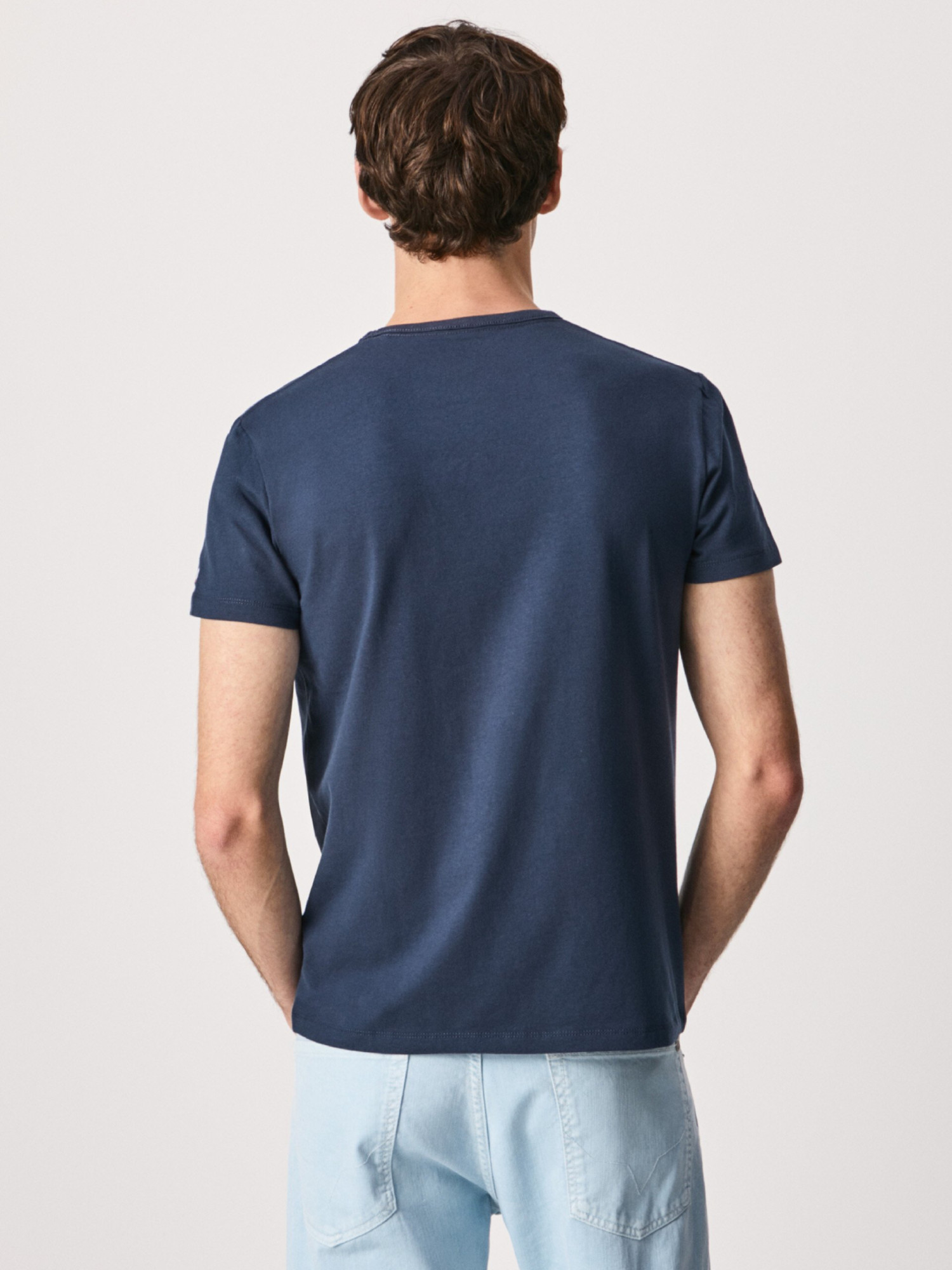 detail Pepe Jeans pánske tmavomodré tričko Basic