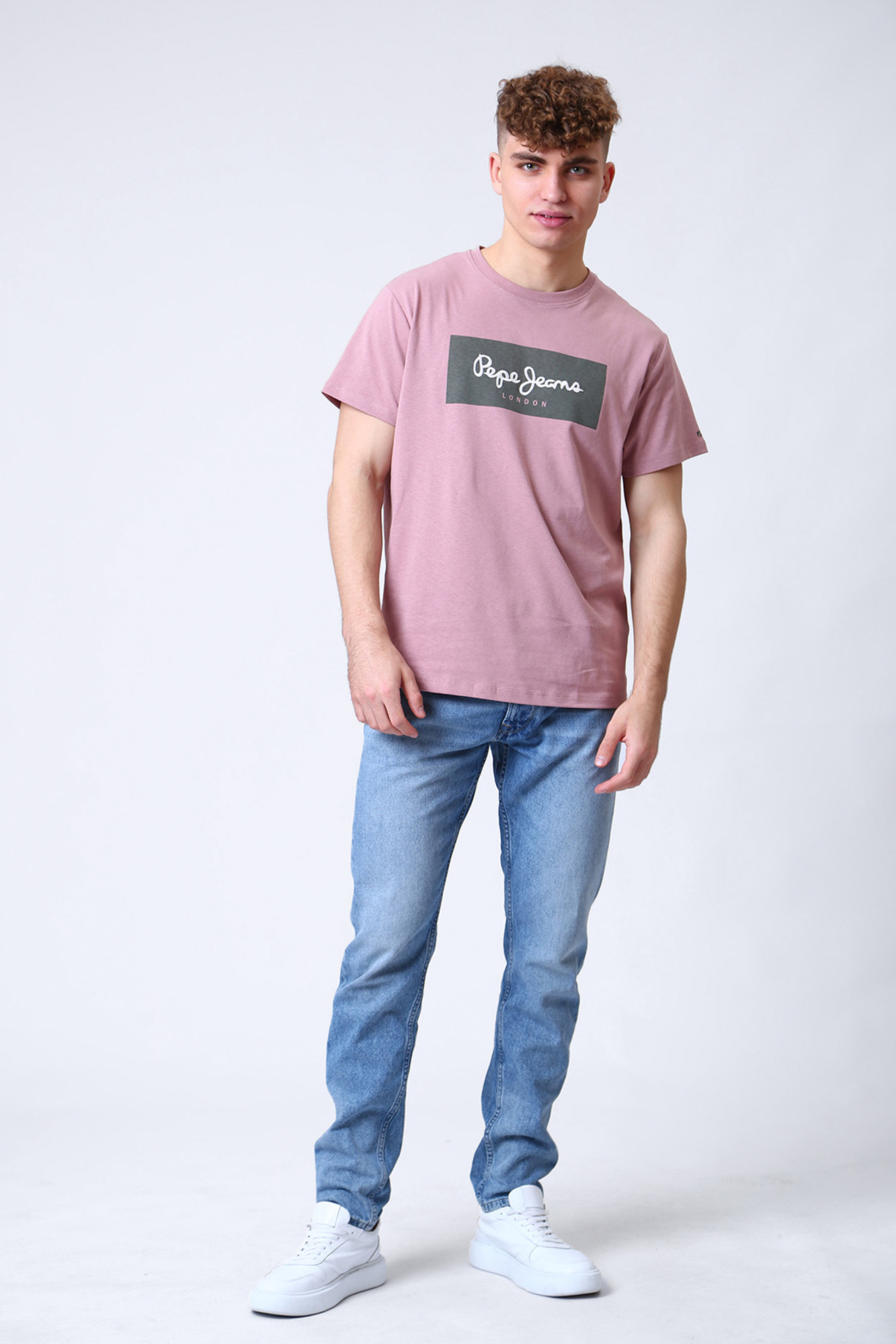 detail Pepe Jeans pánske ružové tričko s potlačou Aaron