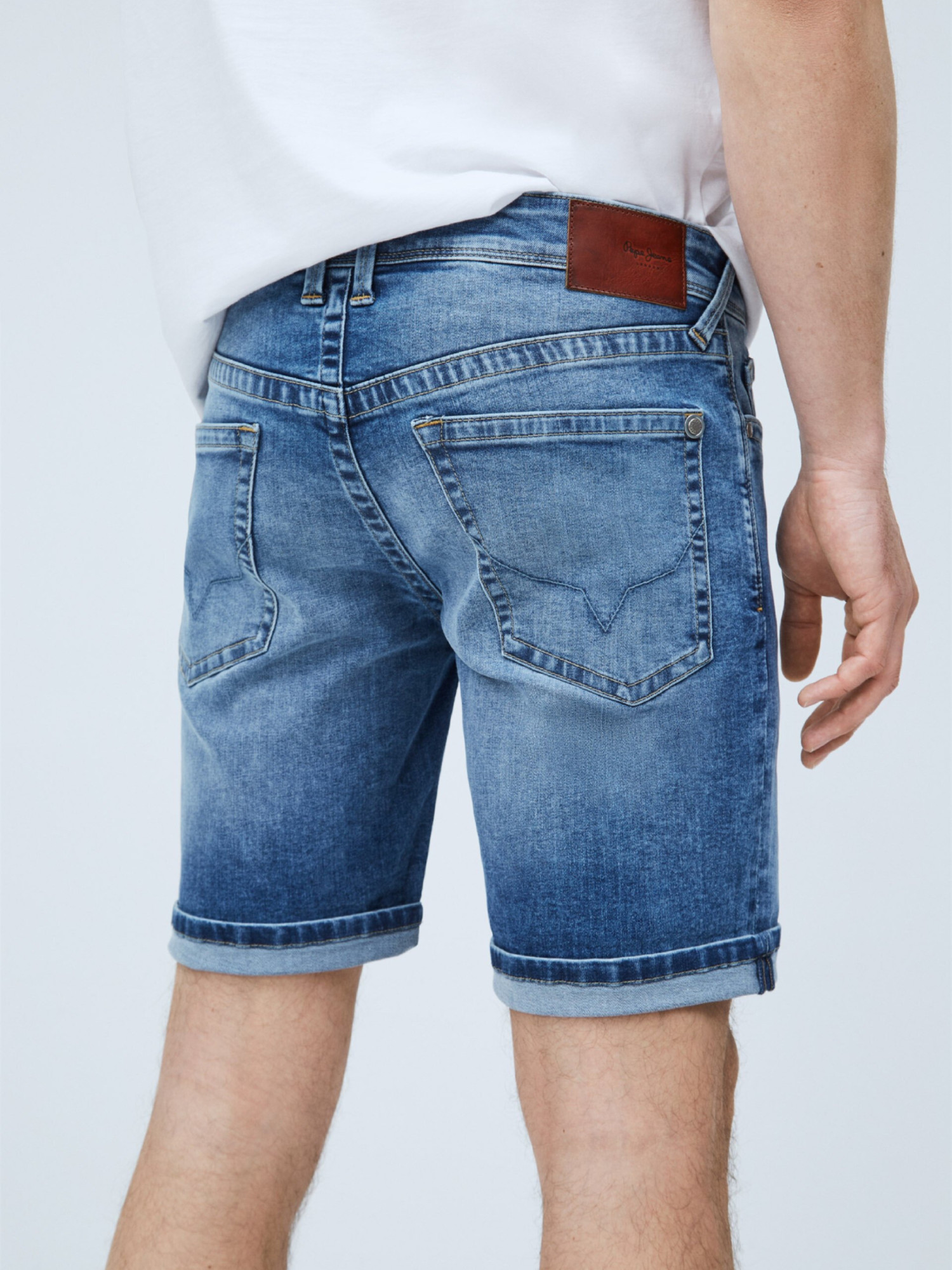 detail Pepe Jeans pánske modré džínsové šortky Hatch