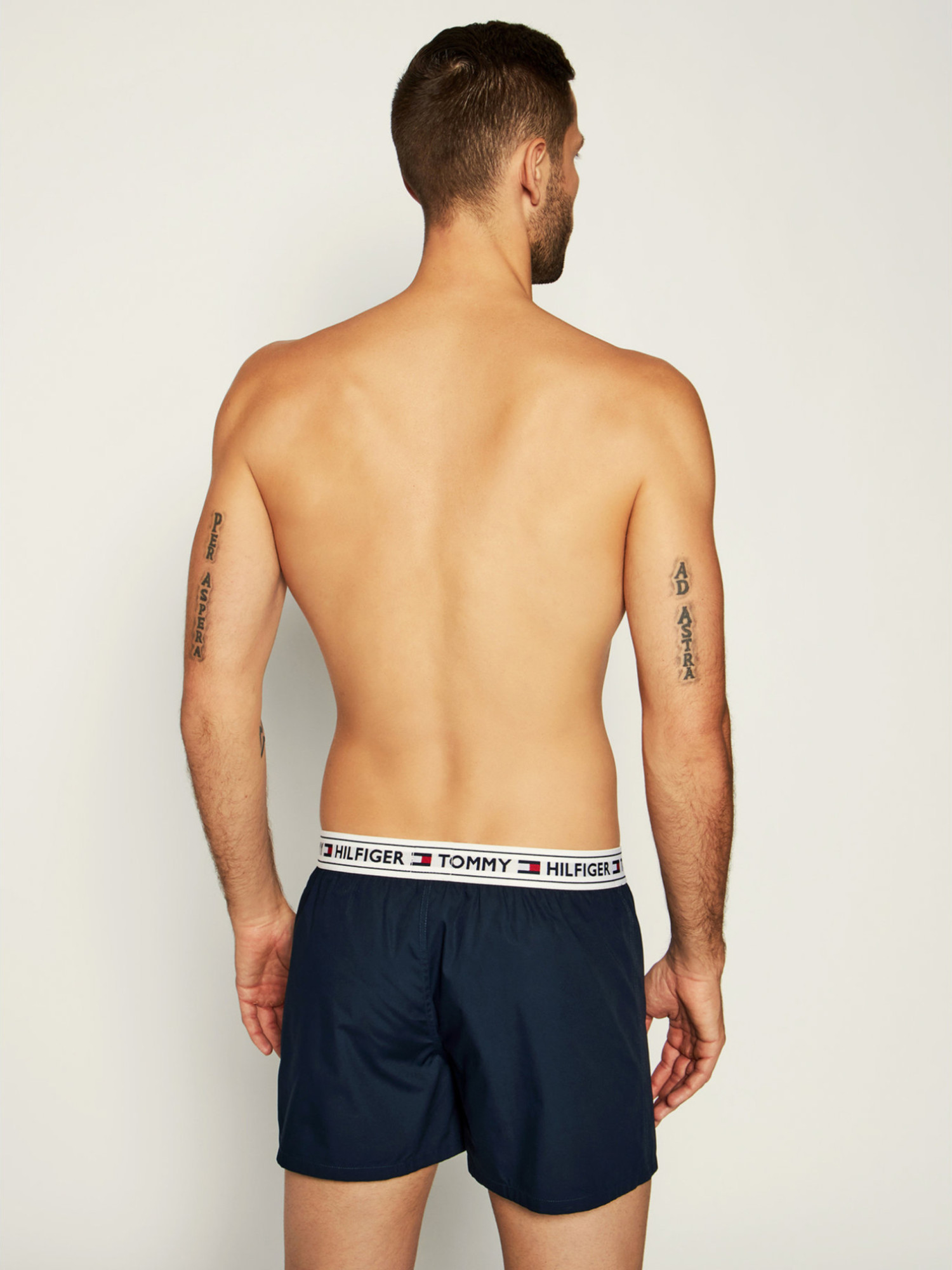 detail Tommy Hilfiger pánske tmavomodré boxerky