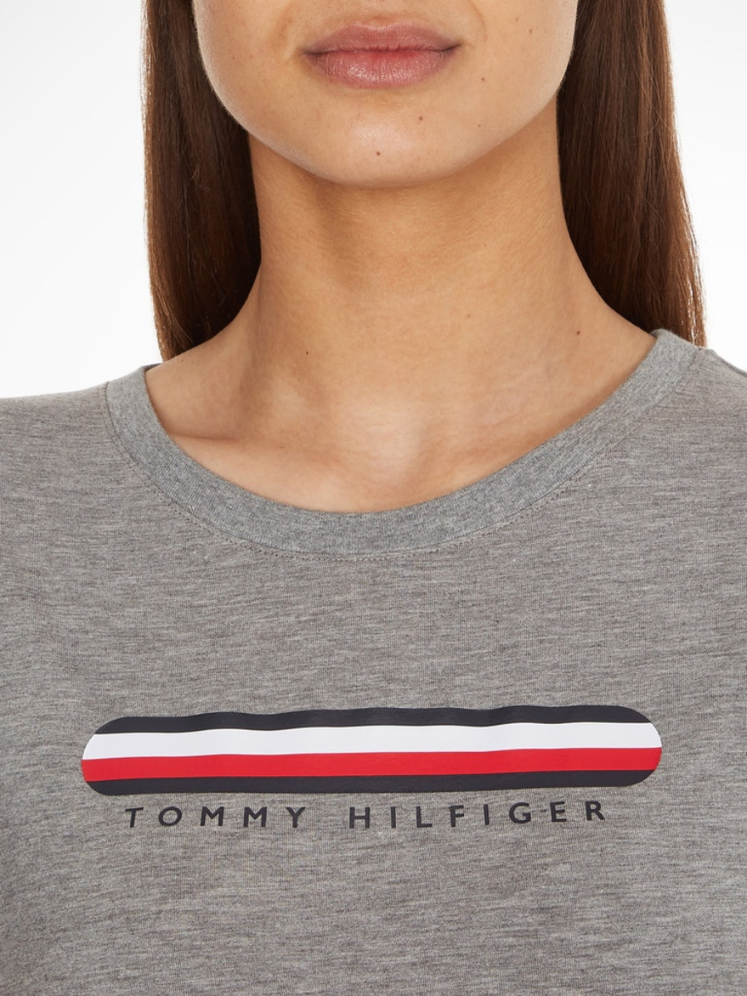 detail Tommy Hilfiger dámske šedé tričko