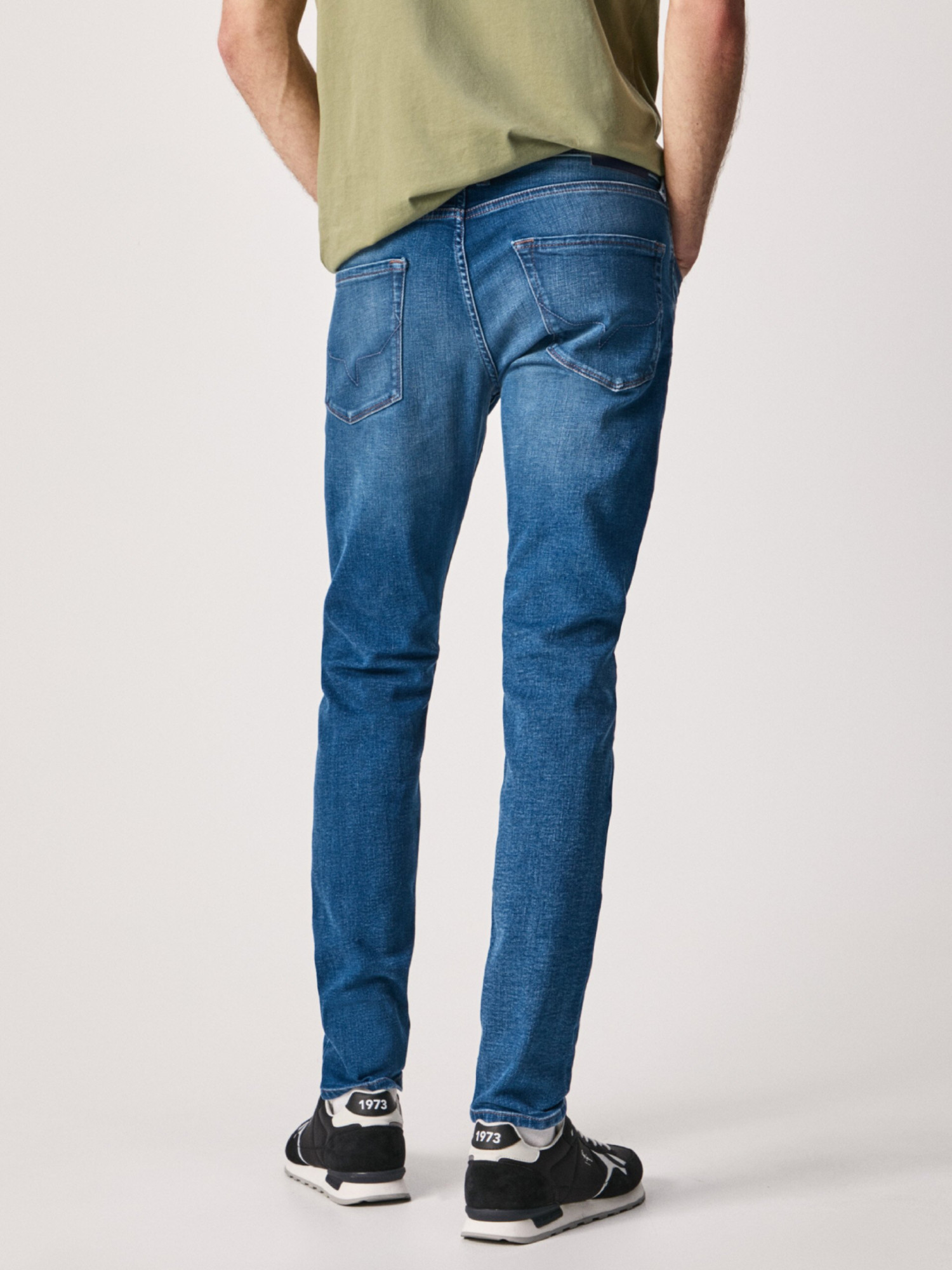 detail Pepe Jeans pánske modré džínsy Finsbury