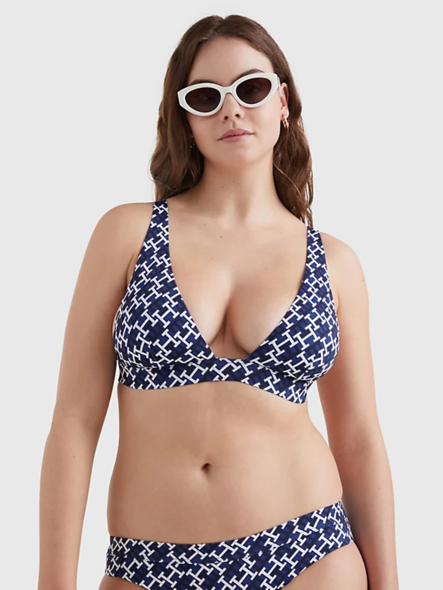 detail Tommy Hilfiger dámska plavková podprsenka s monogramom  