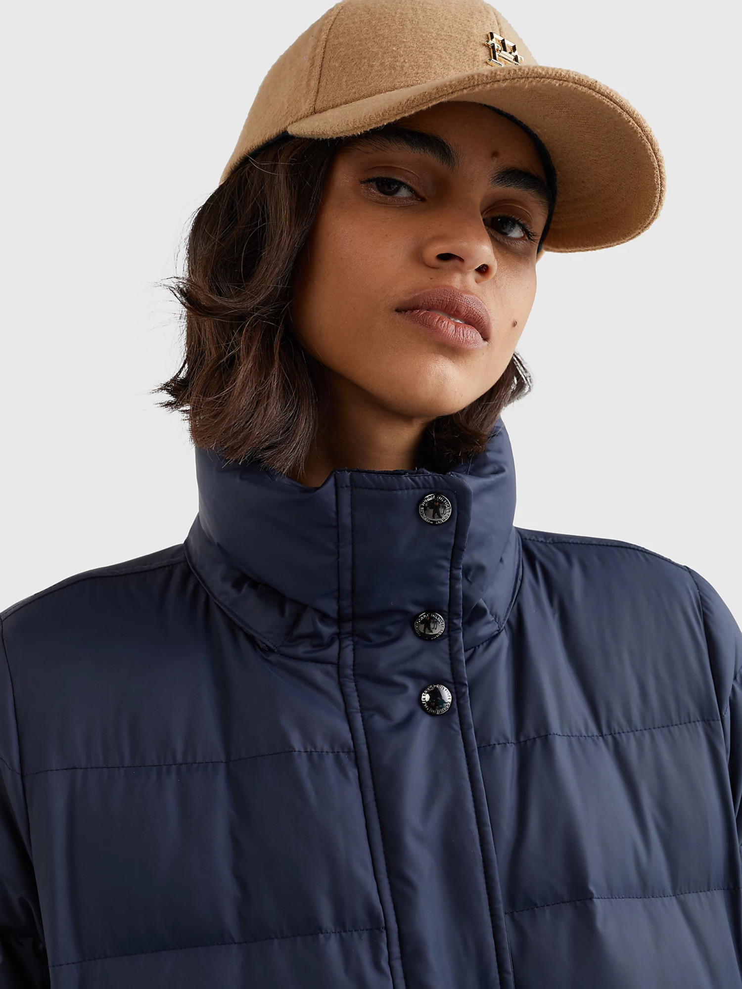 detail Tommy Hilfiger dámsky tmavomodrý kabát TYRA