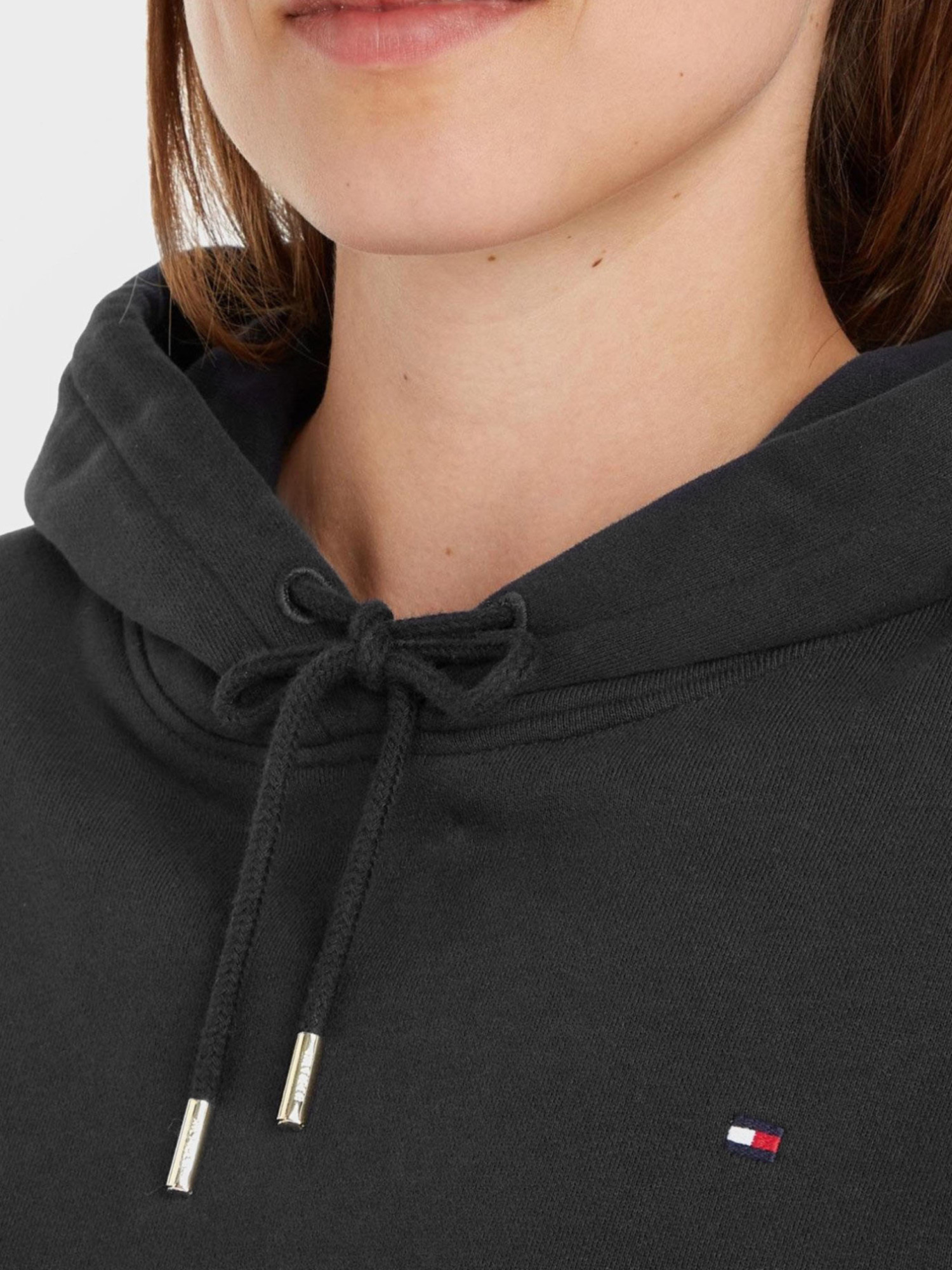 detail Tommy Hilfiger dámska čierna mikina s kapucňou