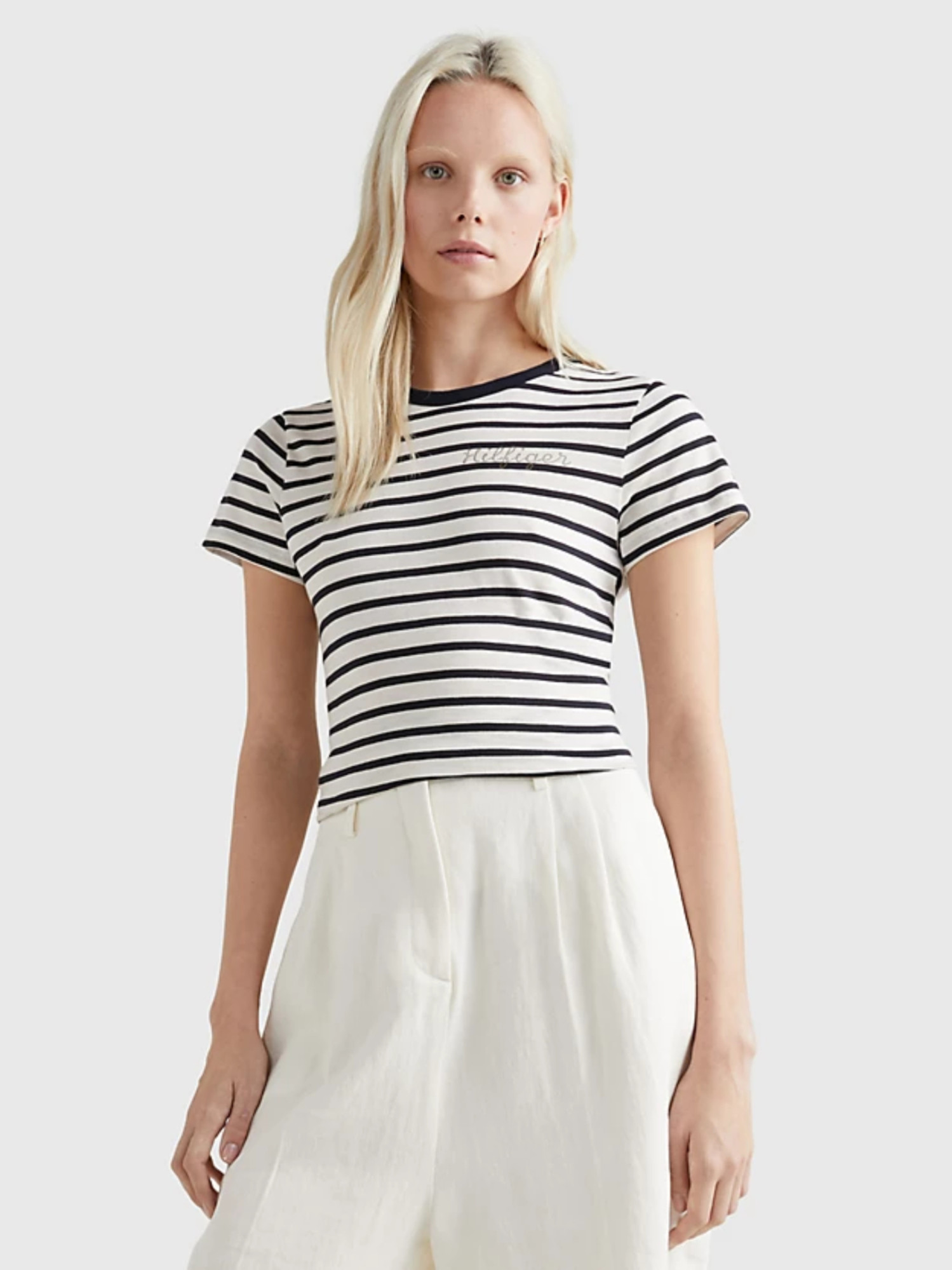 detail Tommy Hilfiger dámske pruhované tričko