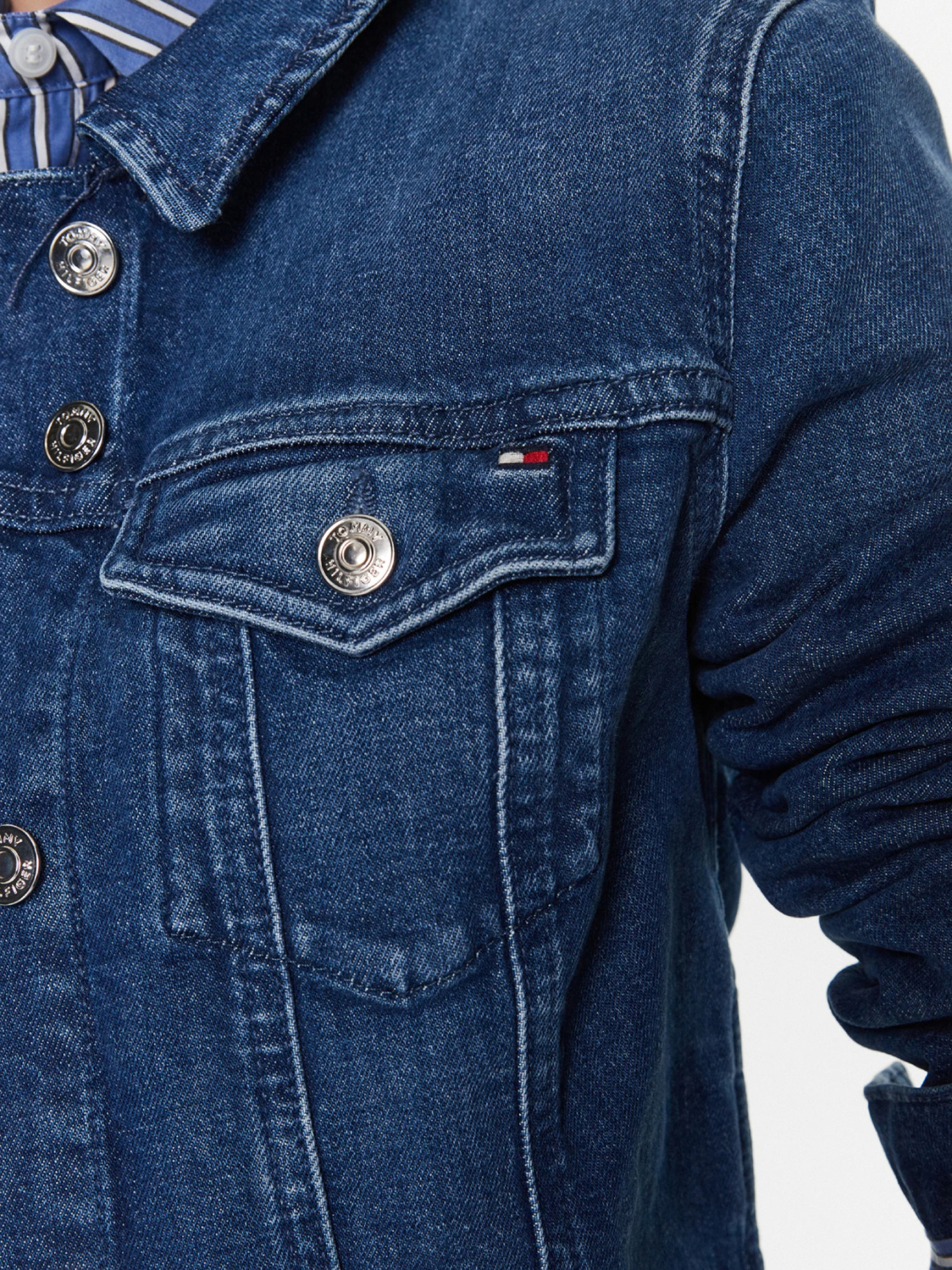 detail Tommy Hilfiger dámska modrá džínsová bunda