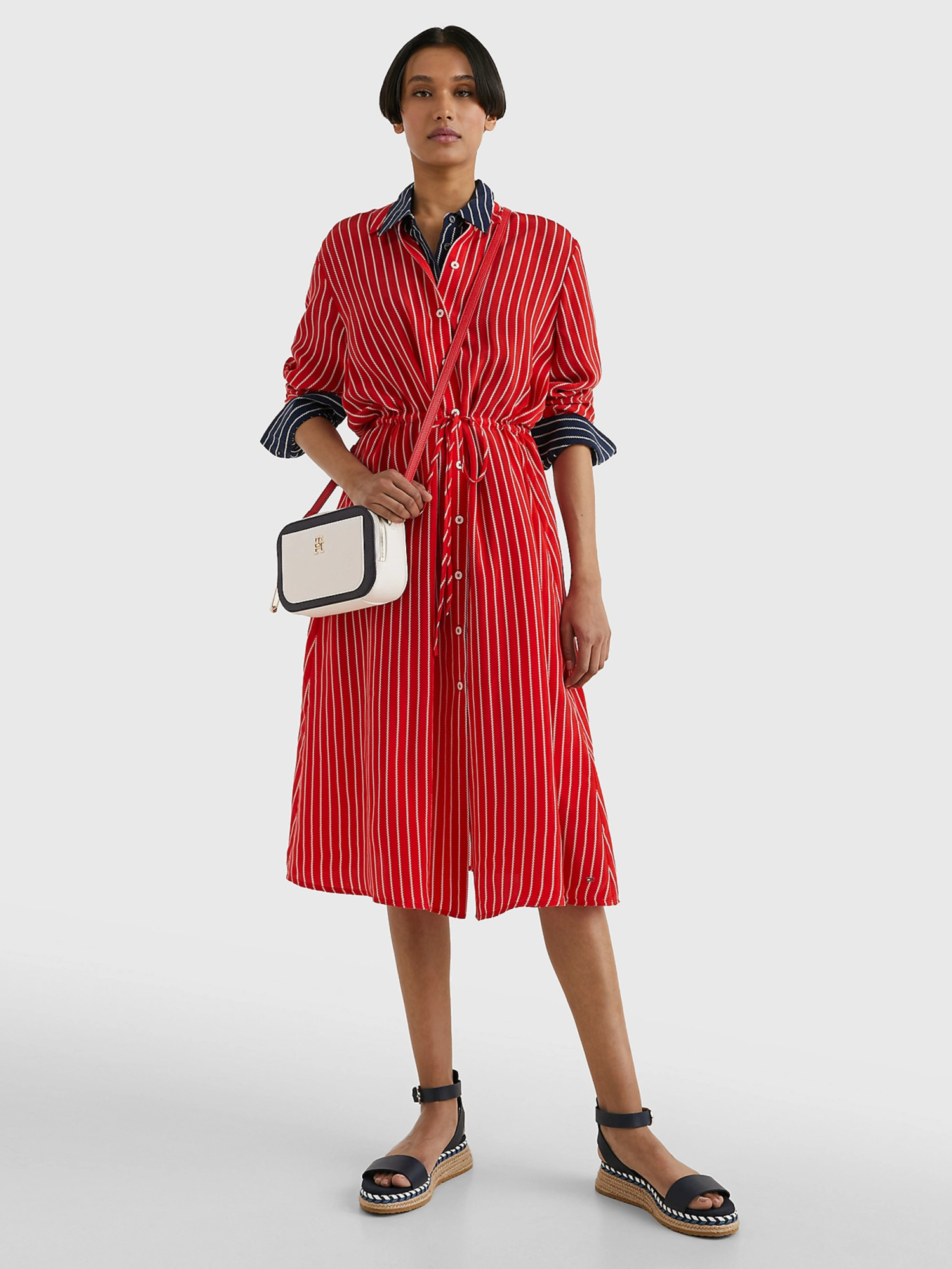 detail Tommy Hilfiger dámske červené šaty Cupro