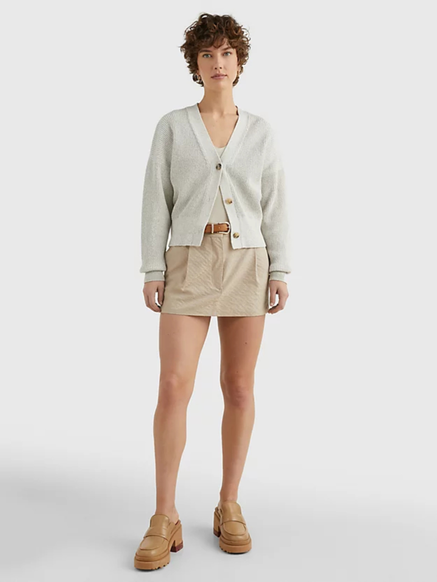 detail Tommy Hilfiger dámsky béžový sveter