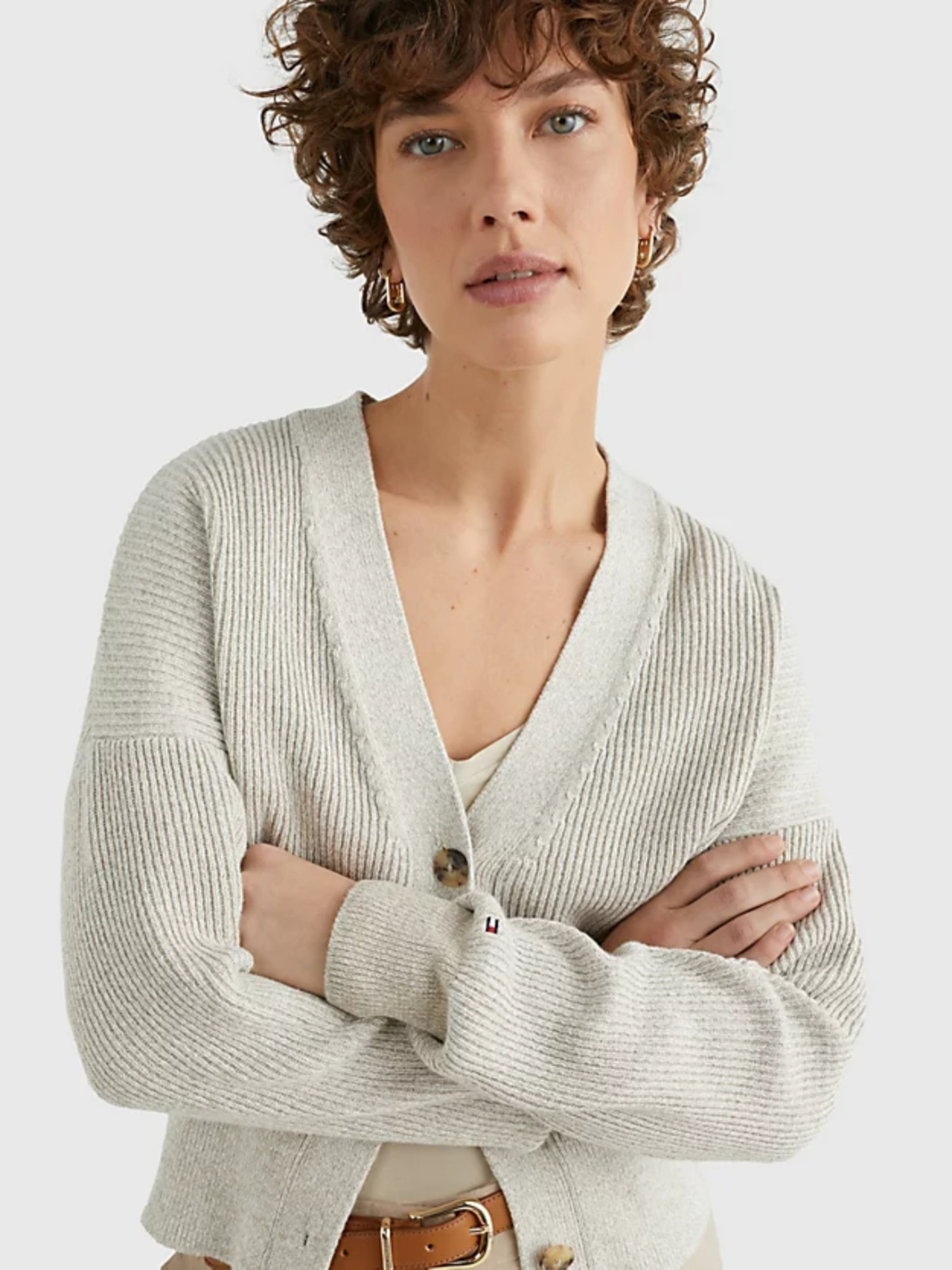 detail Tommy Hilfiger dámsky béžový sveter