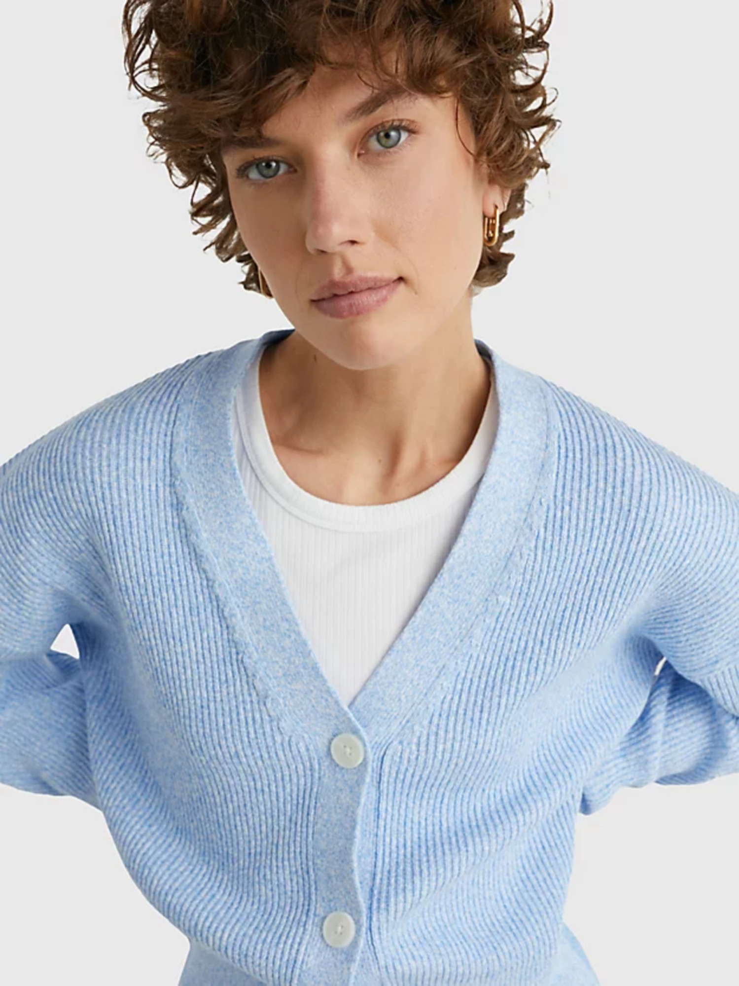 detail Tommy Hilfiger dámsky modrý sveter