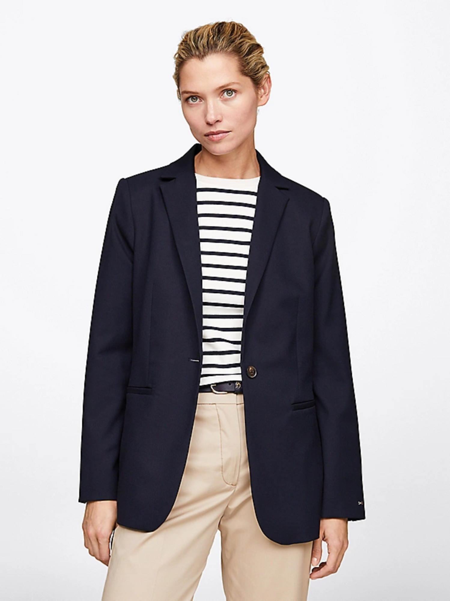 detail Tommy Hilfiger dámske tmavo modré sako