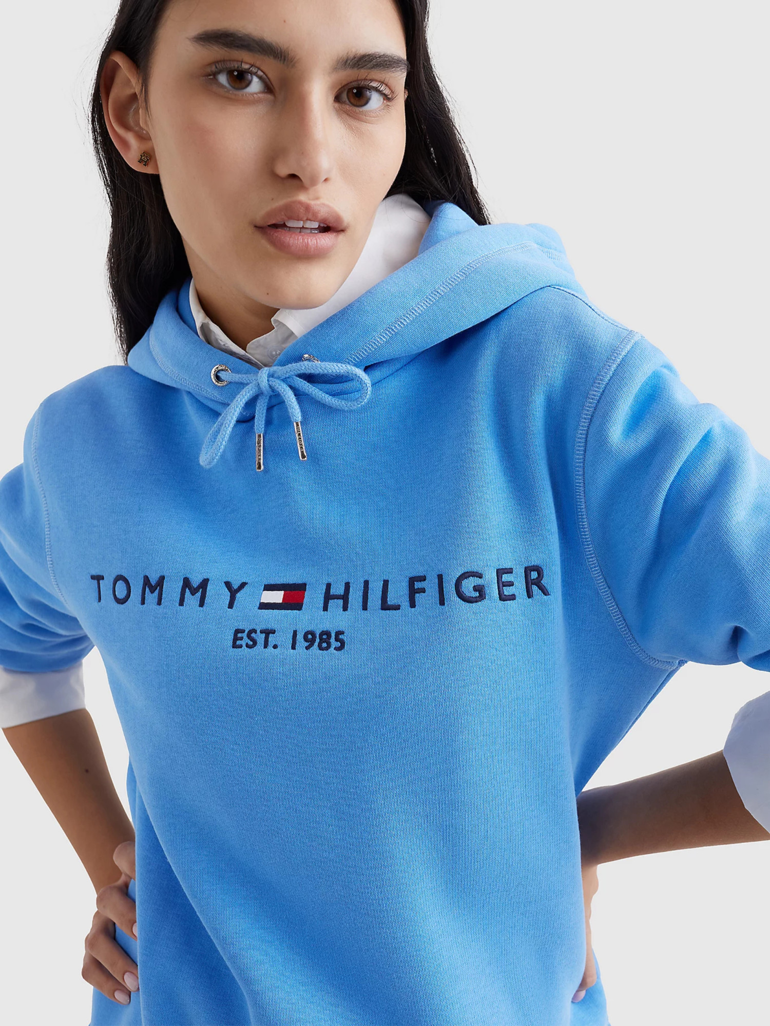 detail Tommy Hilfiger dámska modrá mikina