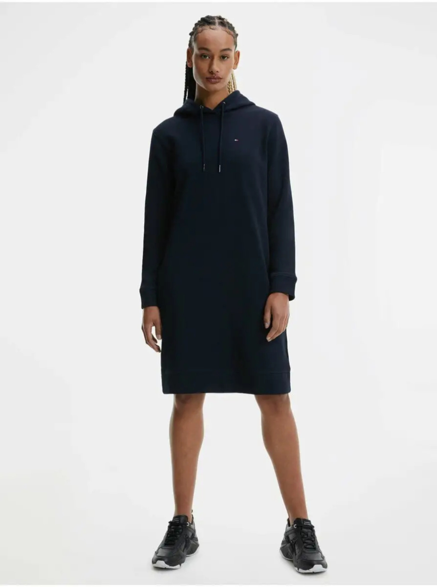 detail Tommy Hilfiger dámske čierne mikinové šaty