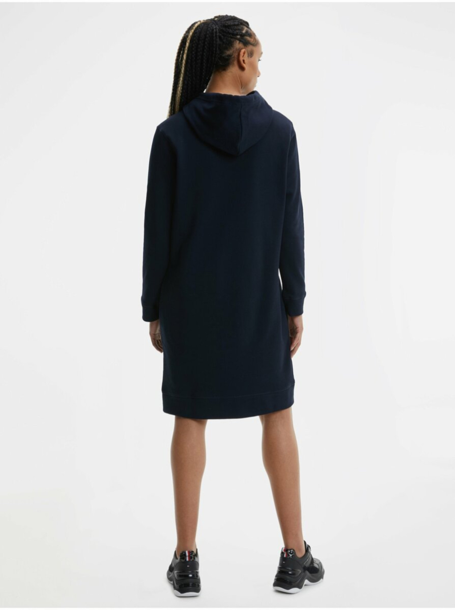 detail Tommy Hilfiger dámske čierne mikinové šaty