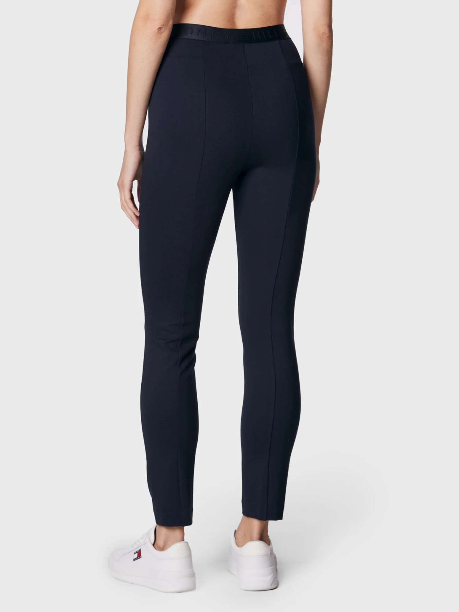 detail Tommy Hilfiger dámske tmavo modré legíny