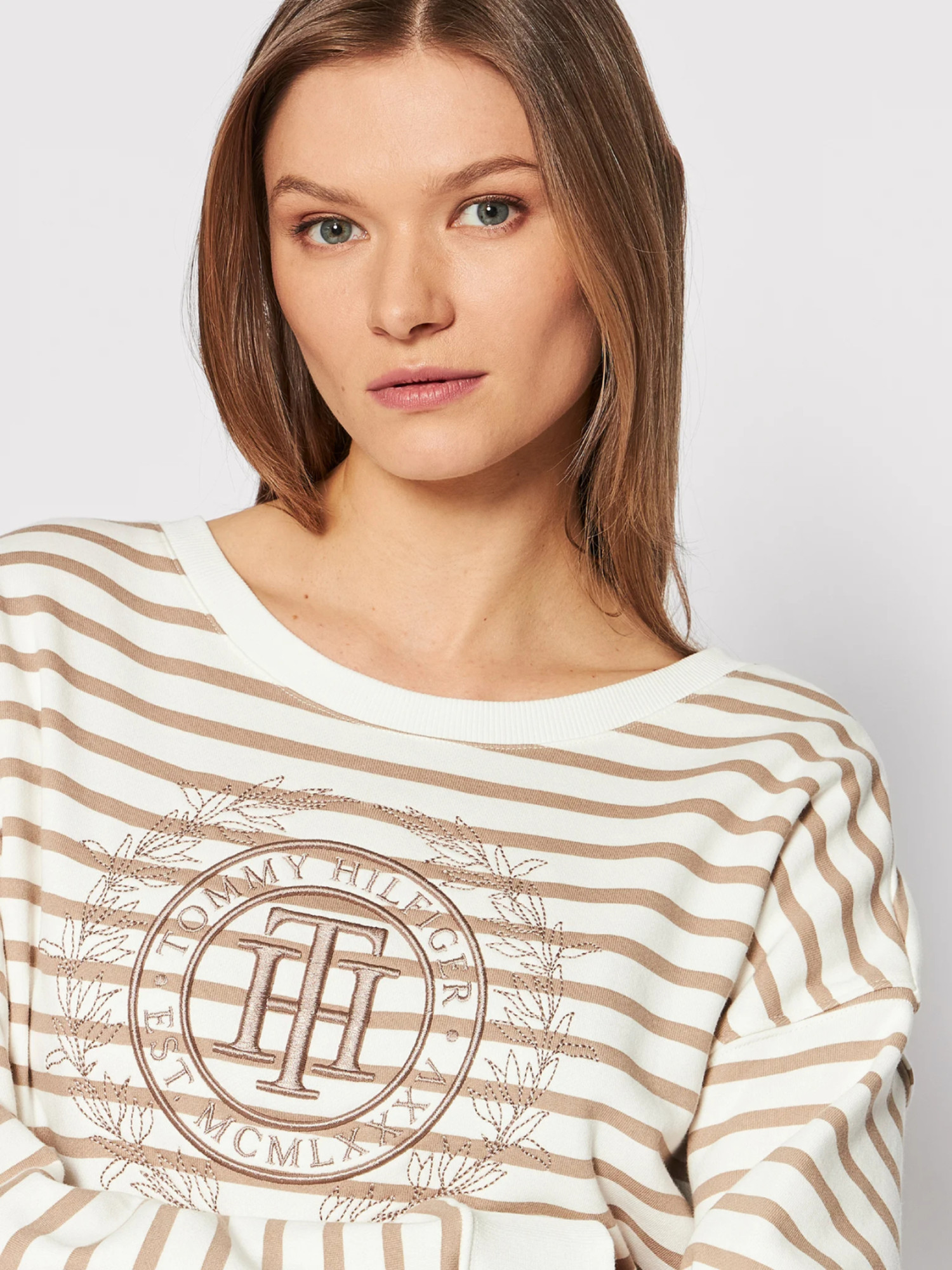detail Tommy Hilfiger dámska pruhovaná mikina