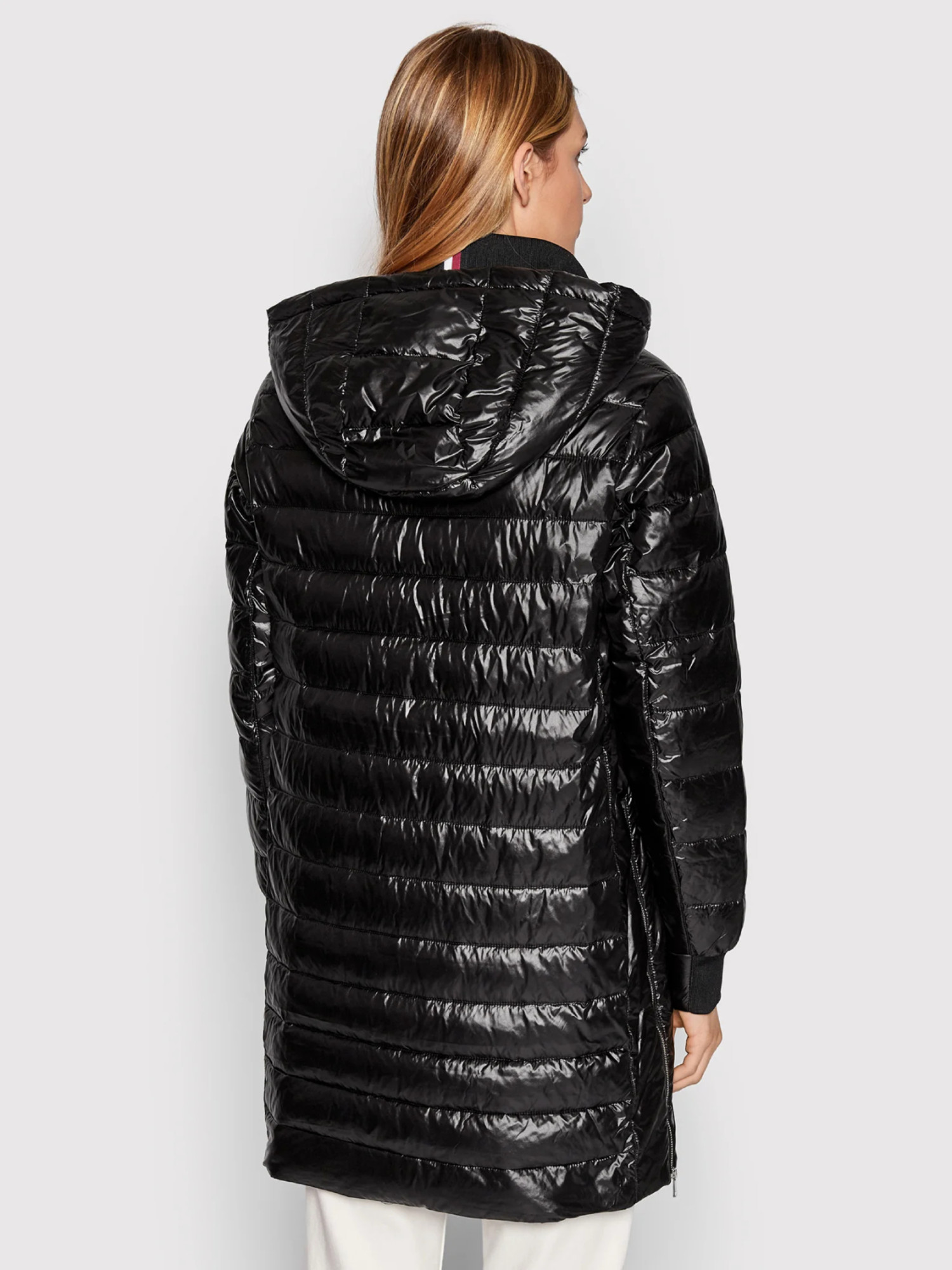 detail Tommy Hilfiger dámska čierna bunda