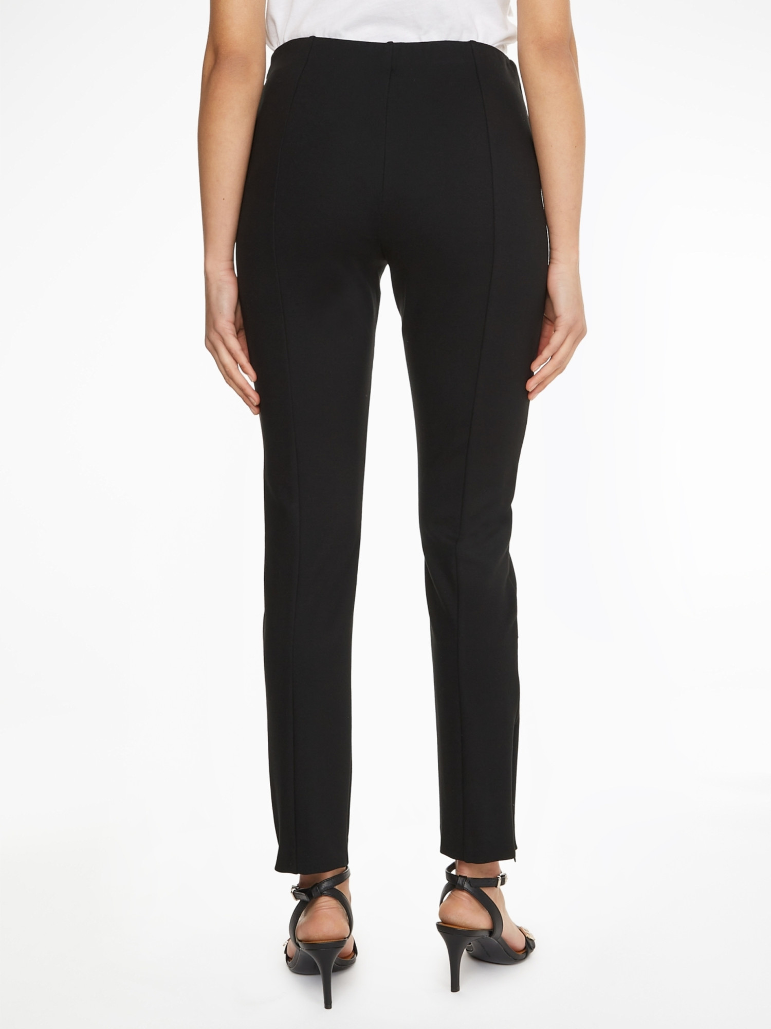 detail Dámske čierne skinny nohavice od Tommy Hilfiger