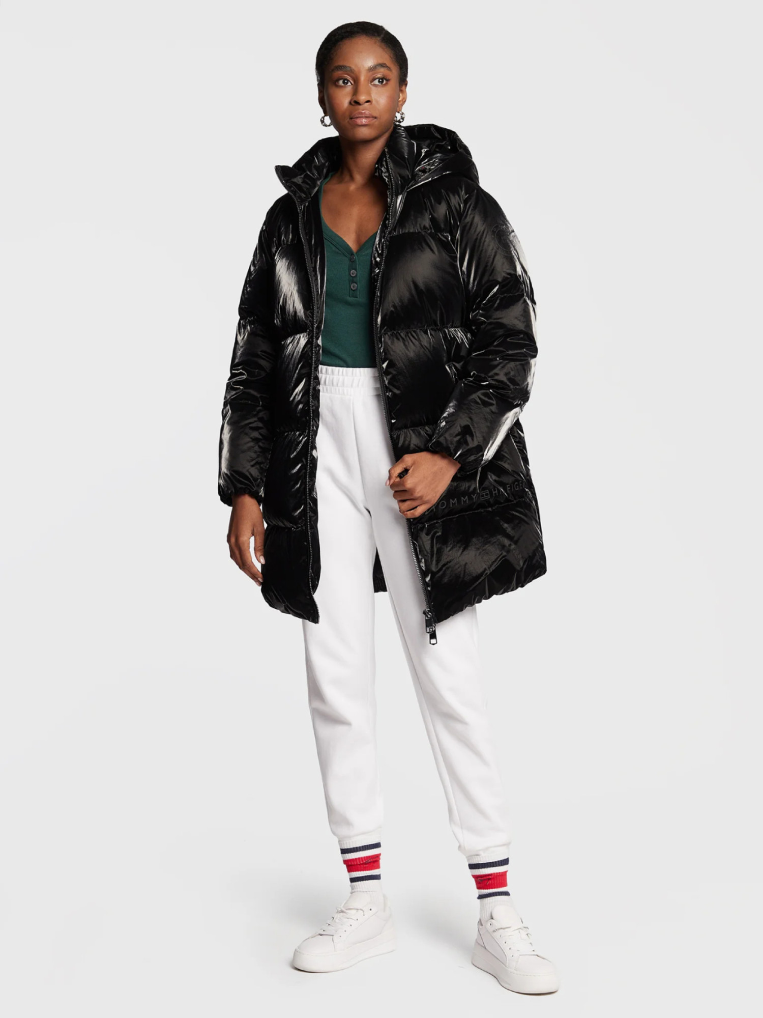 detail Tommy Hilfiger dámska čierna bunda