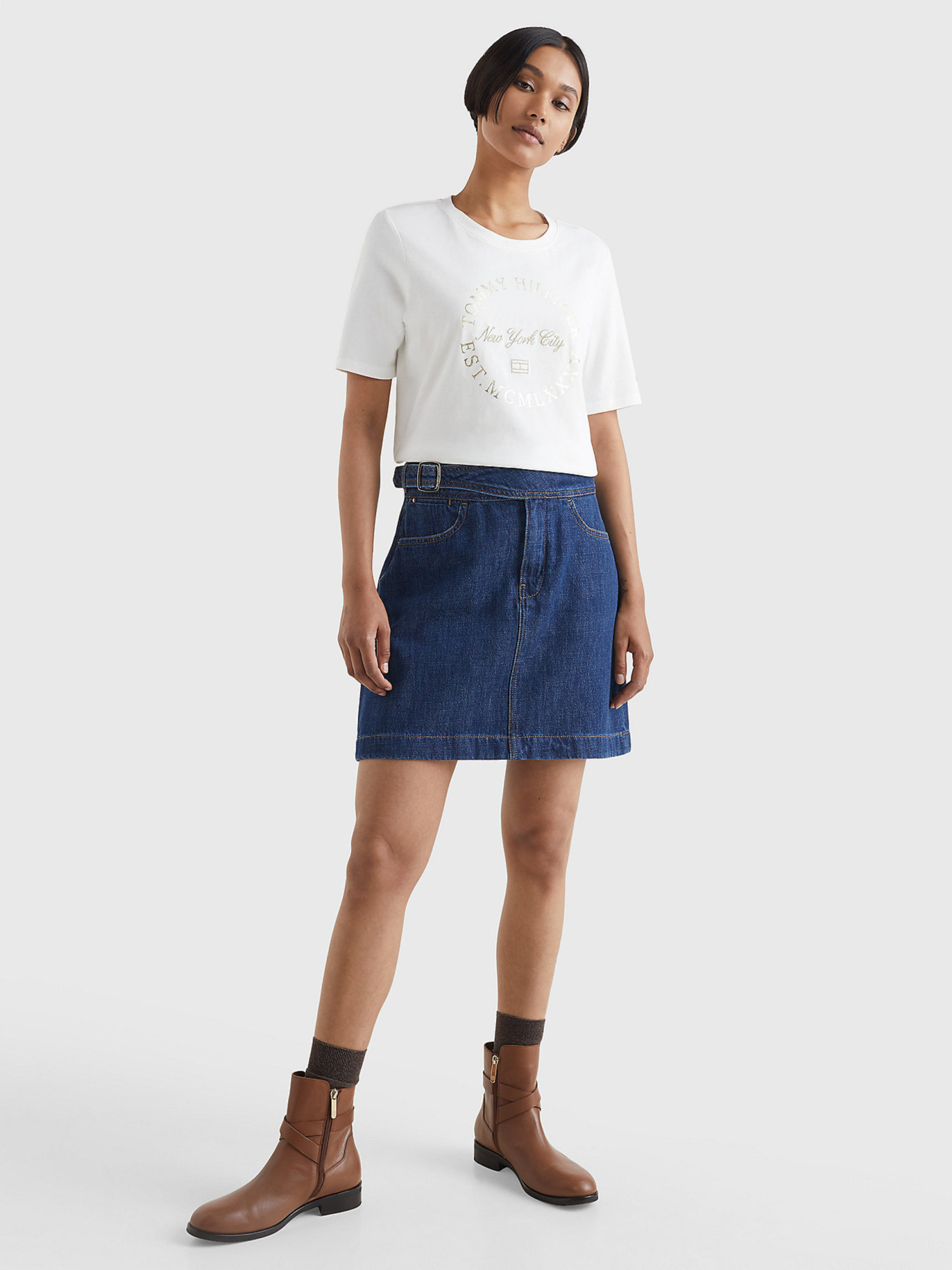 detail Tommy Hilfiger dámske biele tričko